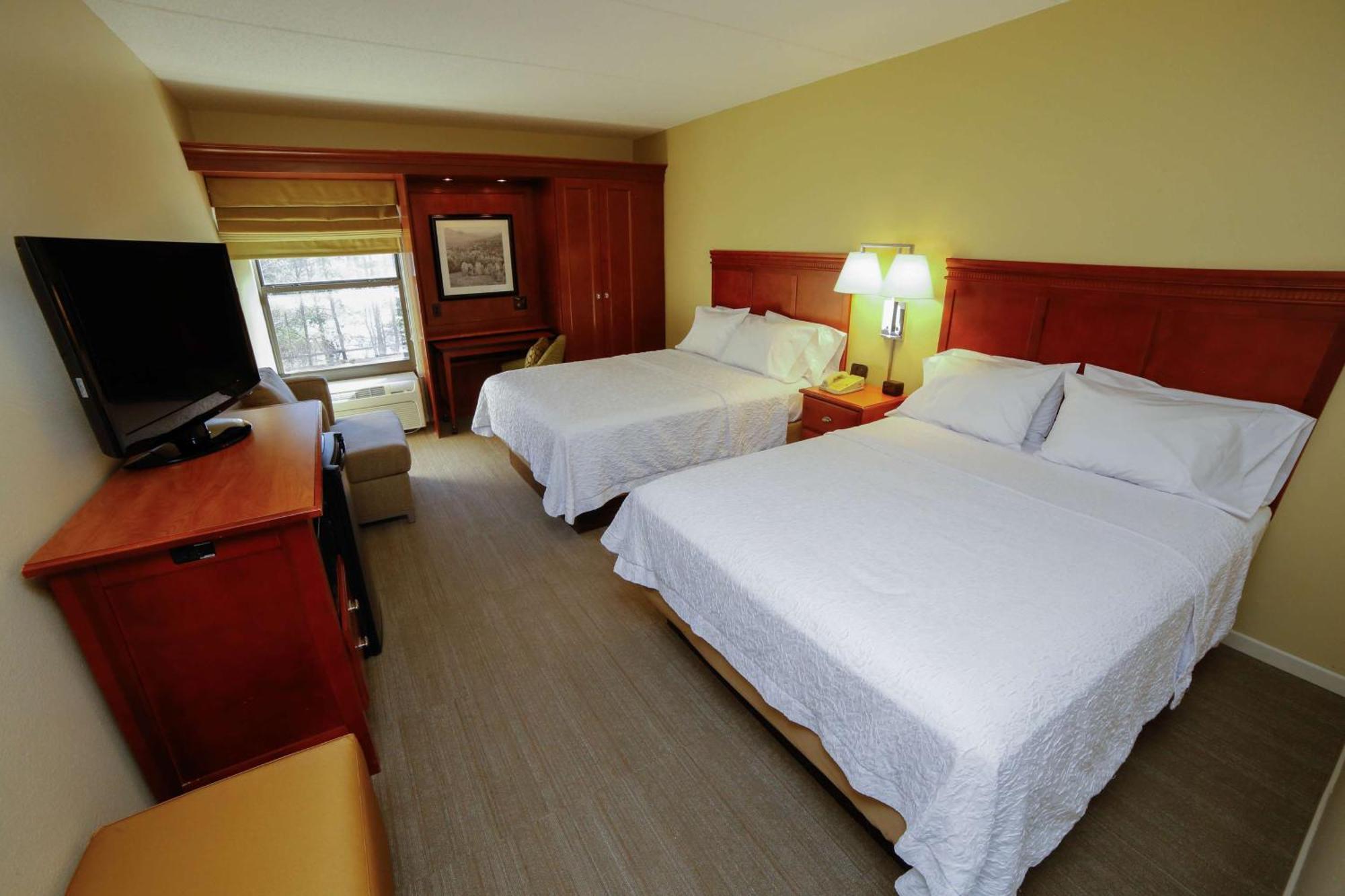 Room with Two Queen Beds - Non-Smoking
