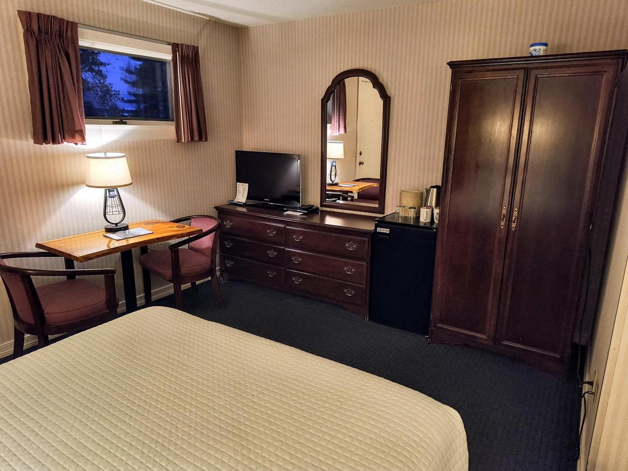 Superior Room with Two Queen Beds,1698952637:JPEG
