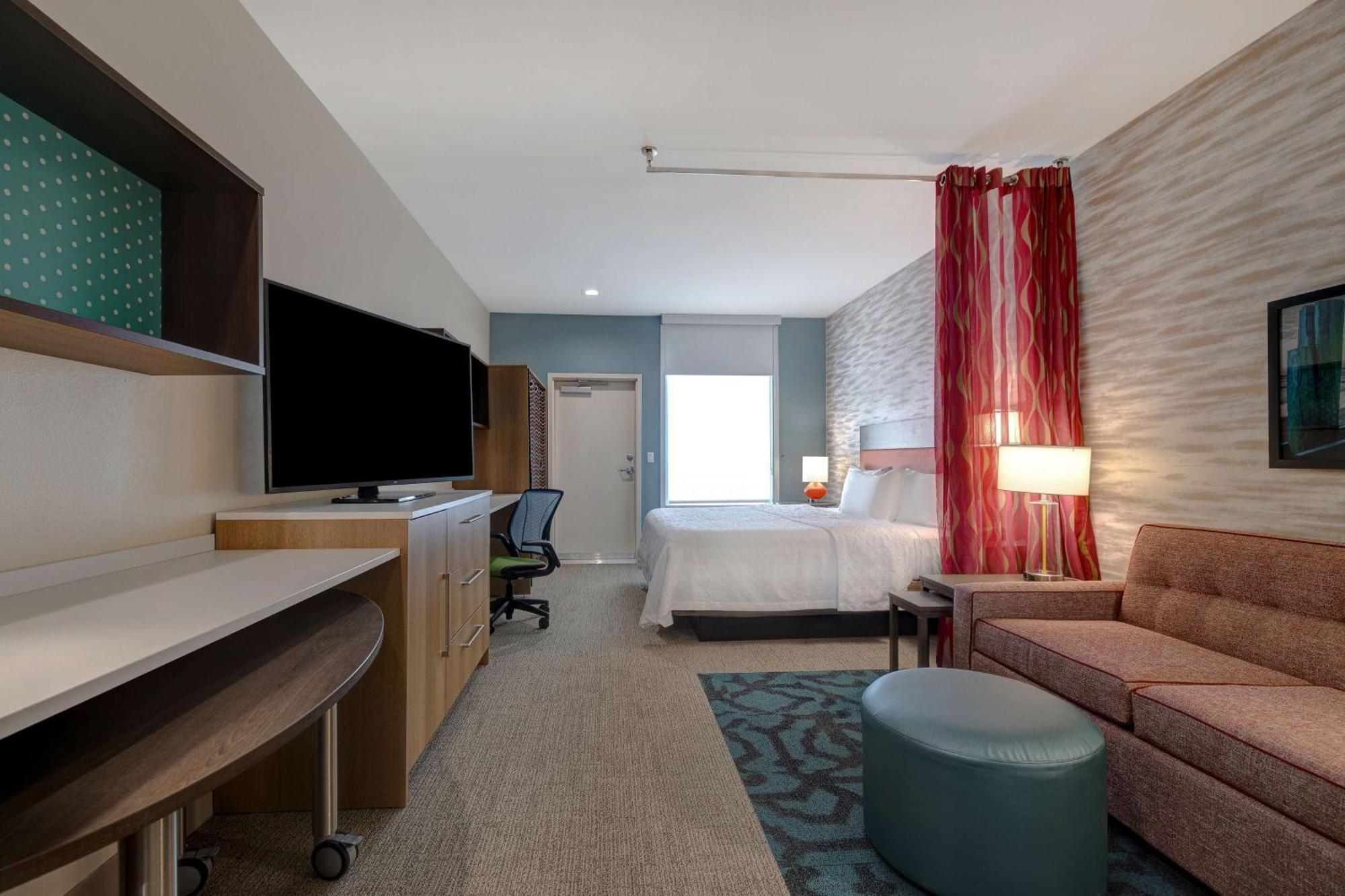 Studio Suite with One King Bed and Balcony - Ocean View