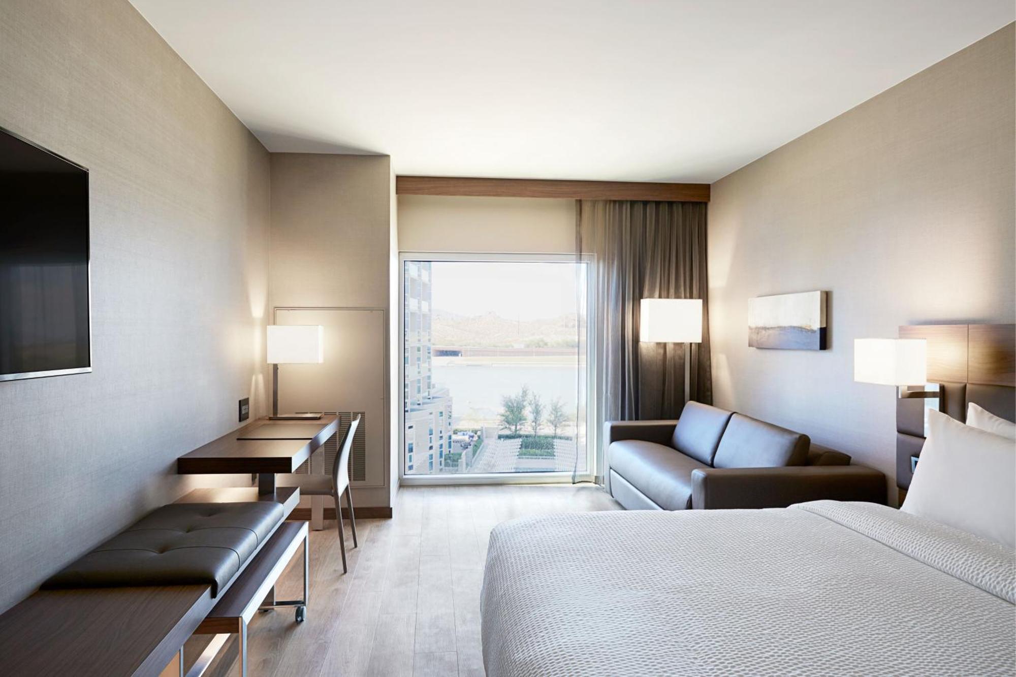 King Room with Lake View - Hearing Accessible
