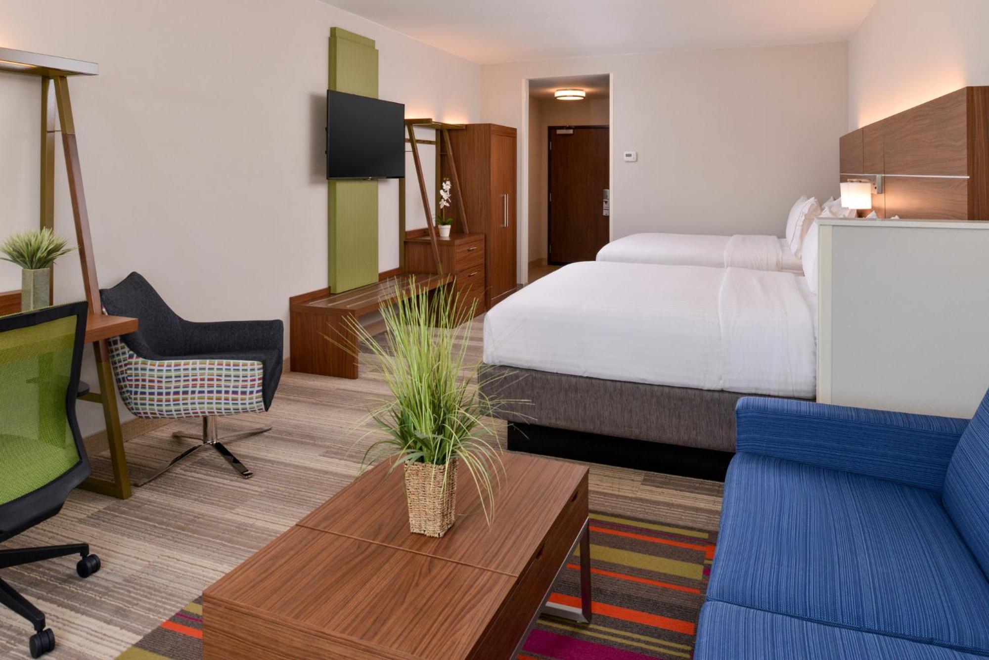Queen Room with Two Queen Beds - Hearing Accessible/Non-Smoking
