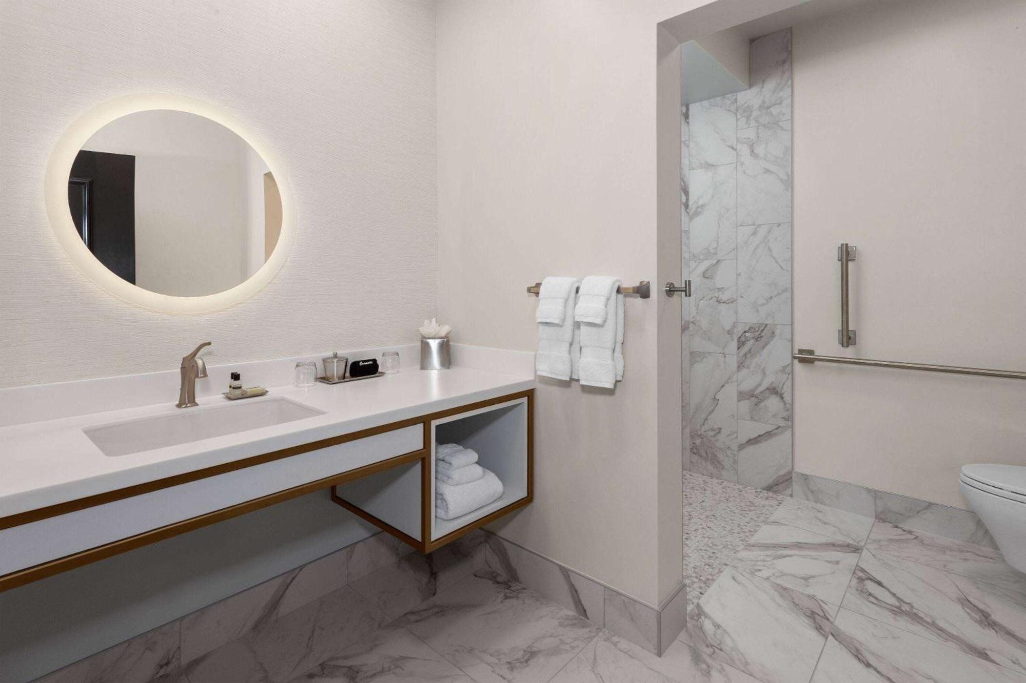 Studio Suite with One California King Bed, Mobility access and Roll-In Shower, Non-Smoking