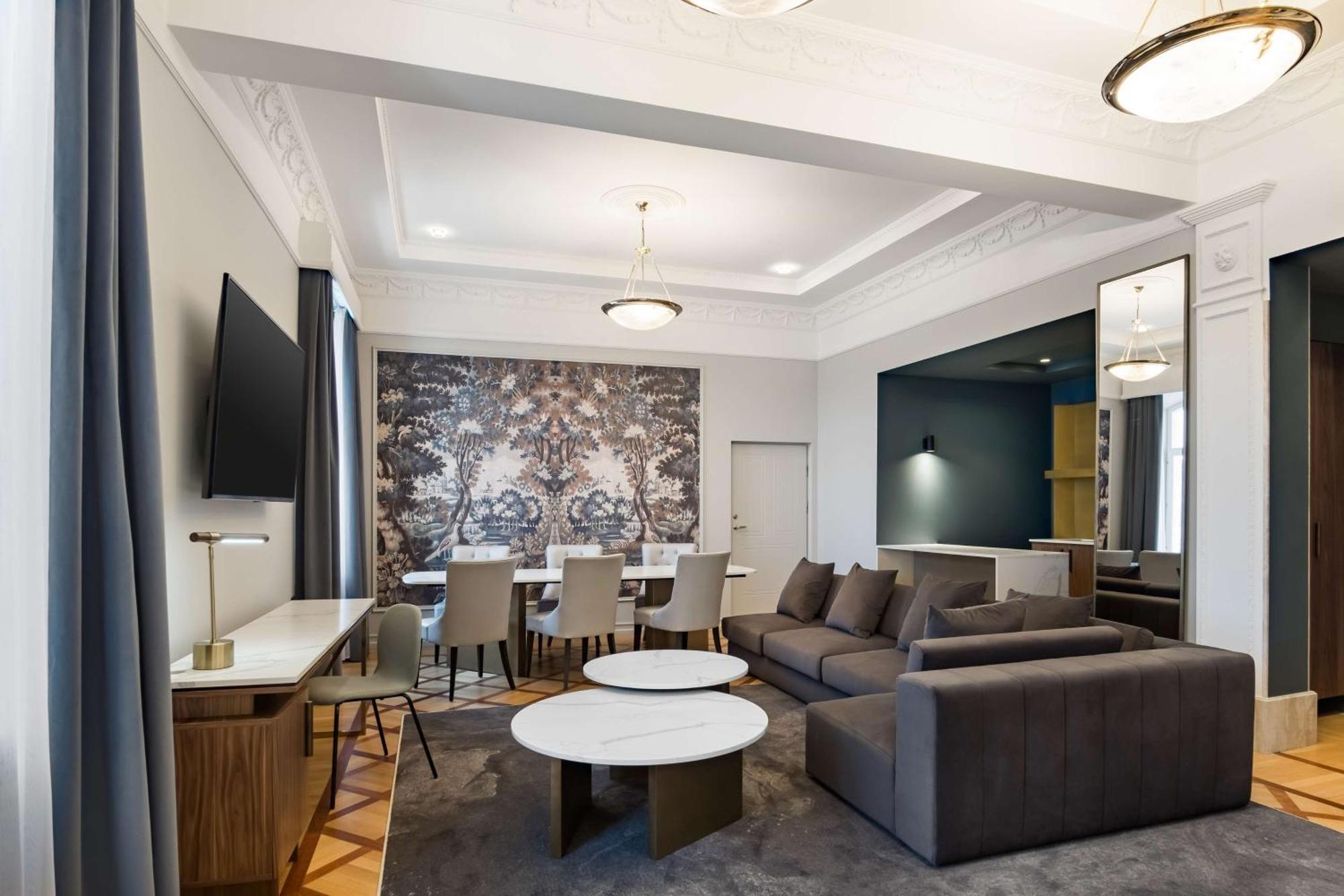 Presidential Suite with Old Town View