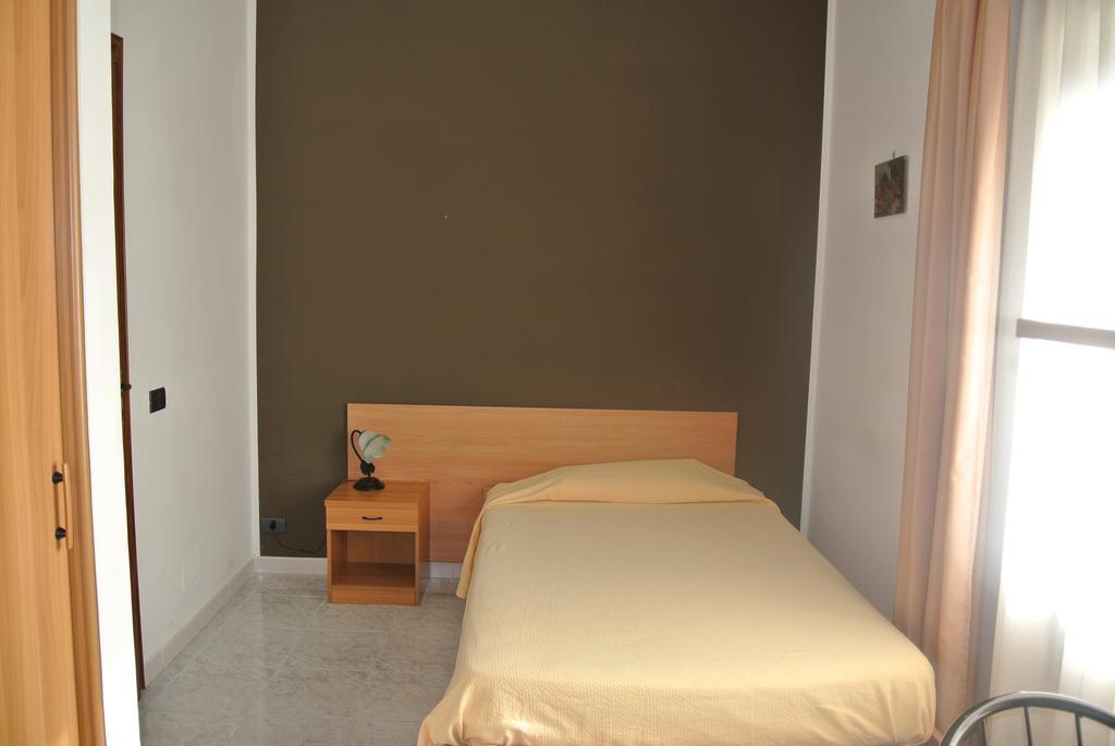 Three-Bedroom Penthouse Apartment,223435547:JPEG