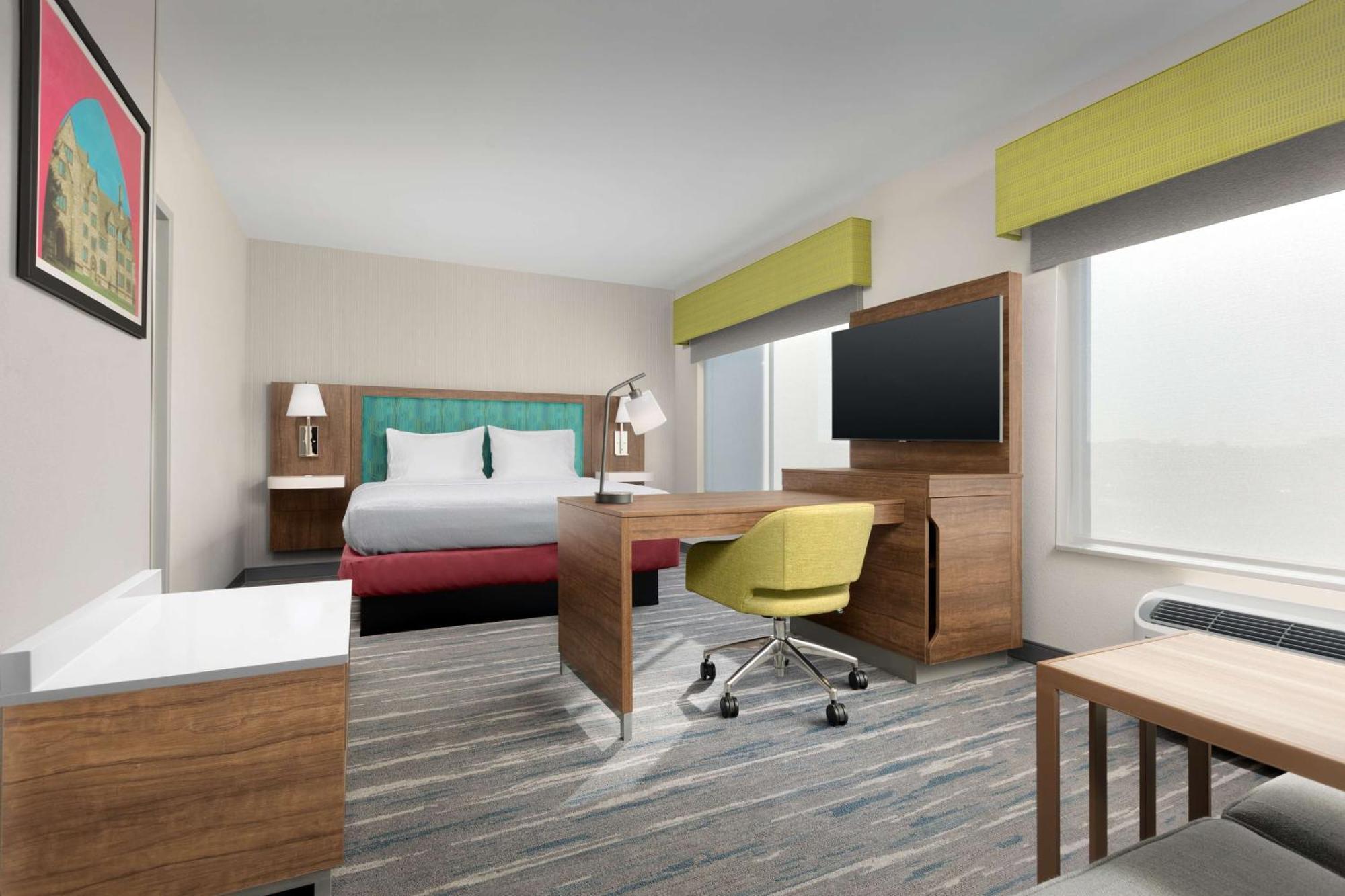 King Studio with Sofa Bed - Hearing Accessible