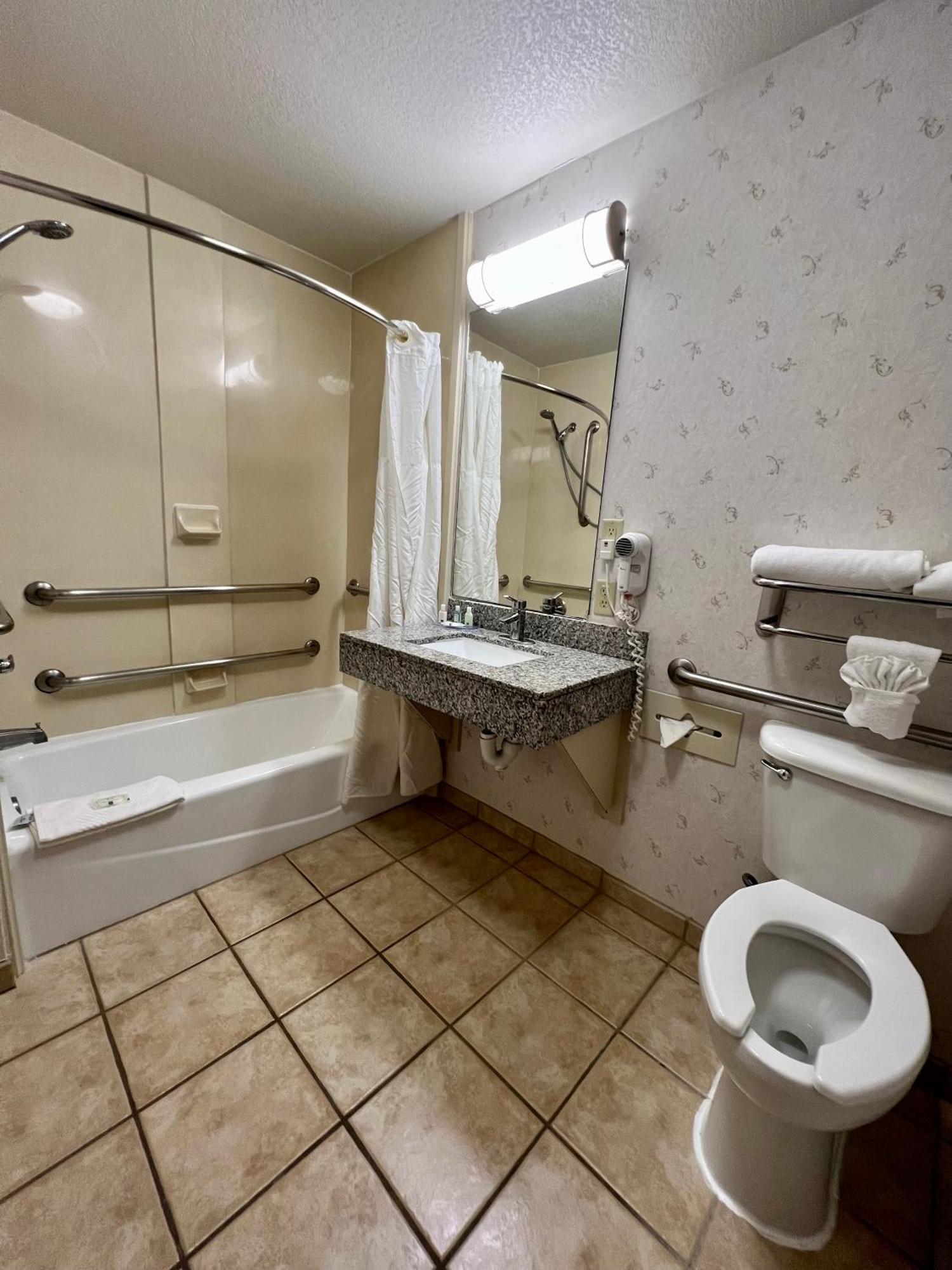 King Room - Accessible/Non-Smoking,1524182335:JPEG