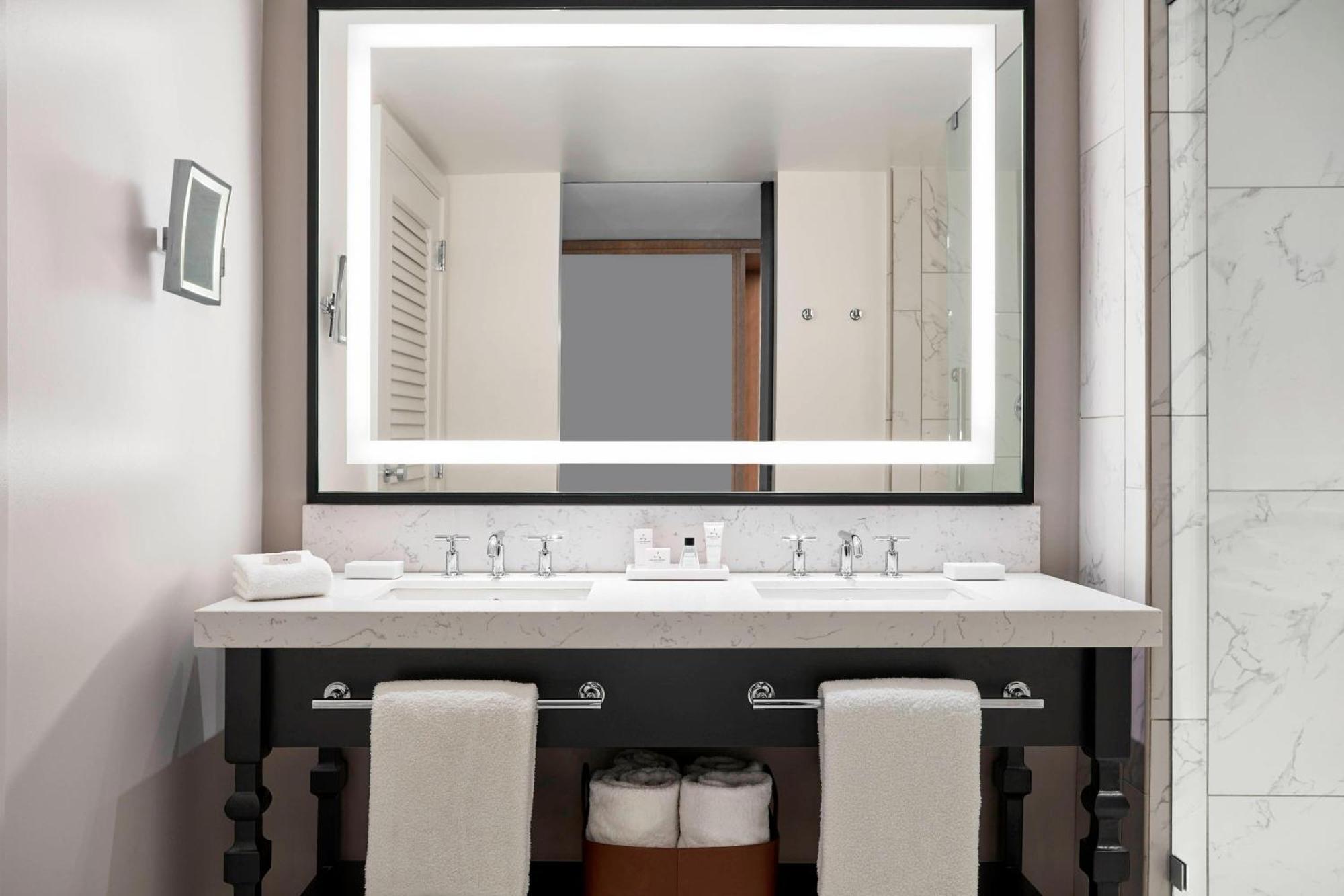 Skyline Room with Two Queen Beds,1525259269:JPEG