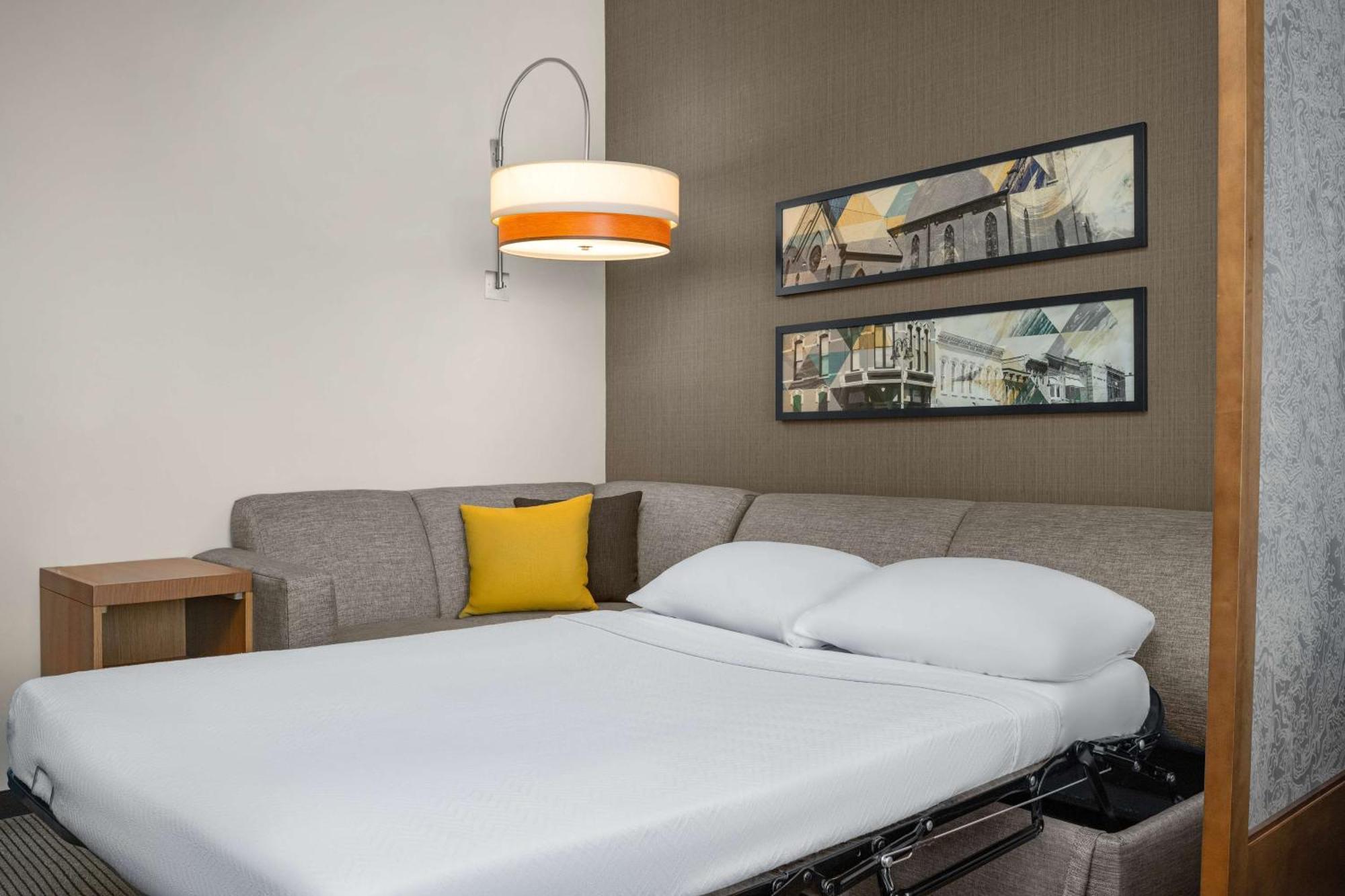 Double Queen Room with Sofa Bed - High Floor