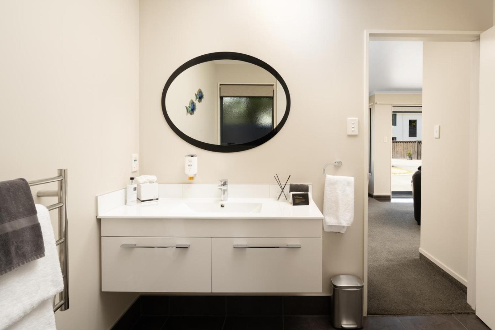 Executive One Bedroom Apartment with Spa Bath