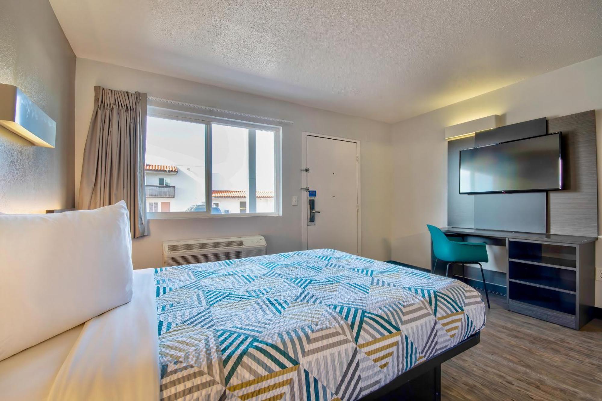 Deluxe Quadruple Room - Smoking,1530514927:JPEG