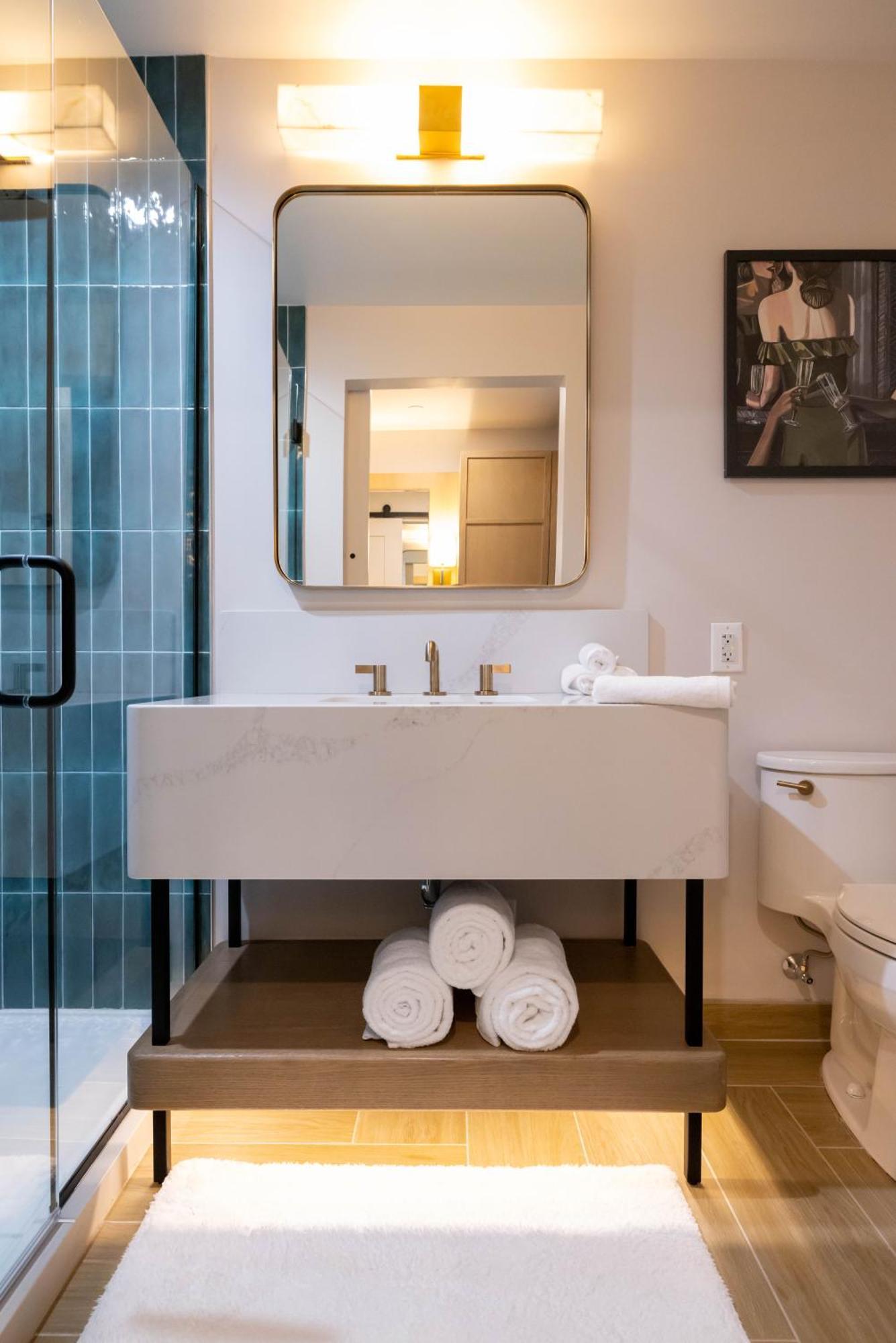 Standard King Room - Hearing Accessible