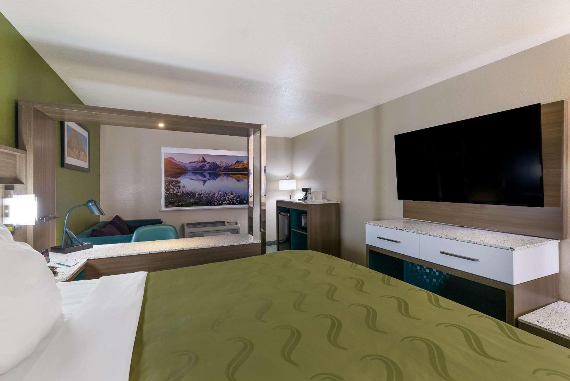 King Room - Non-Smoking
