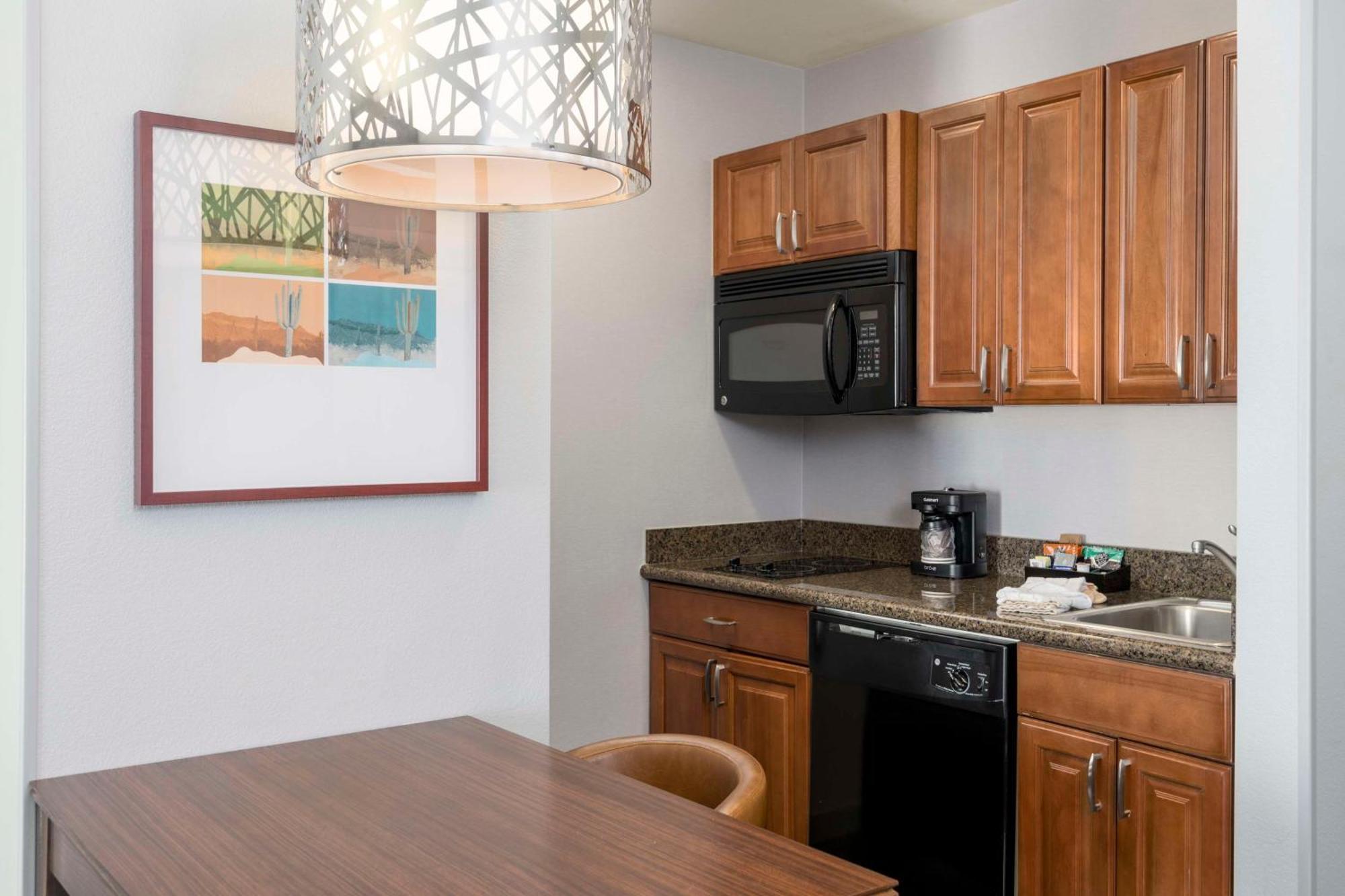 One-Bedroom King Suite - Non-Smoking