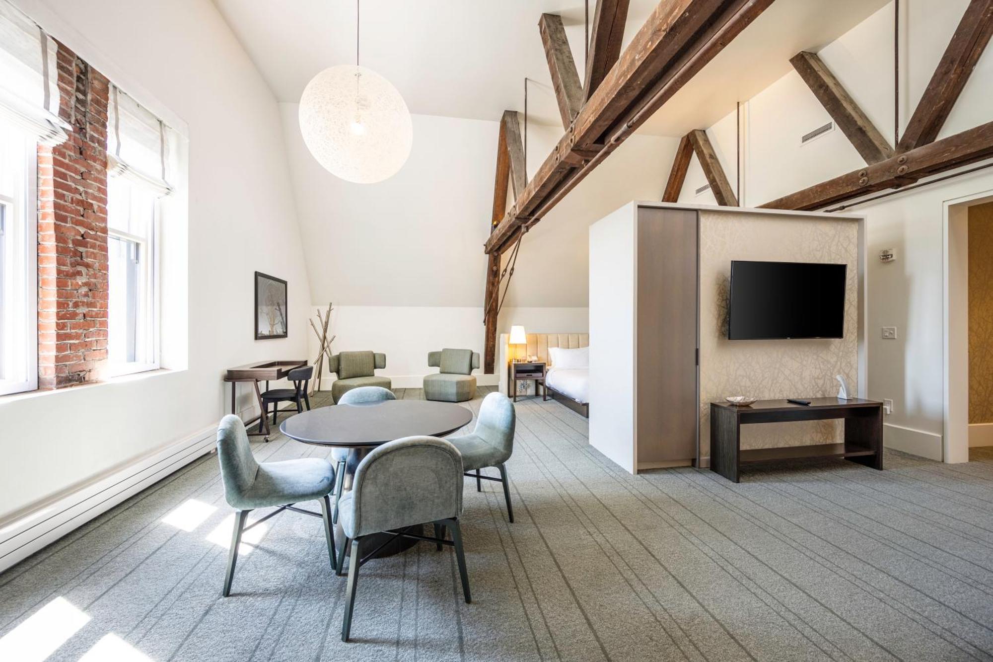 Biltmore Suite