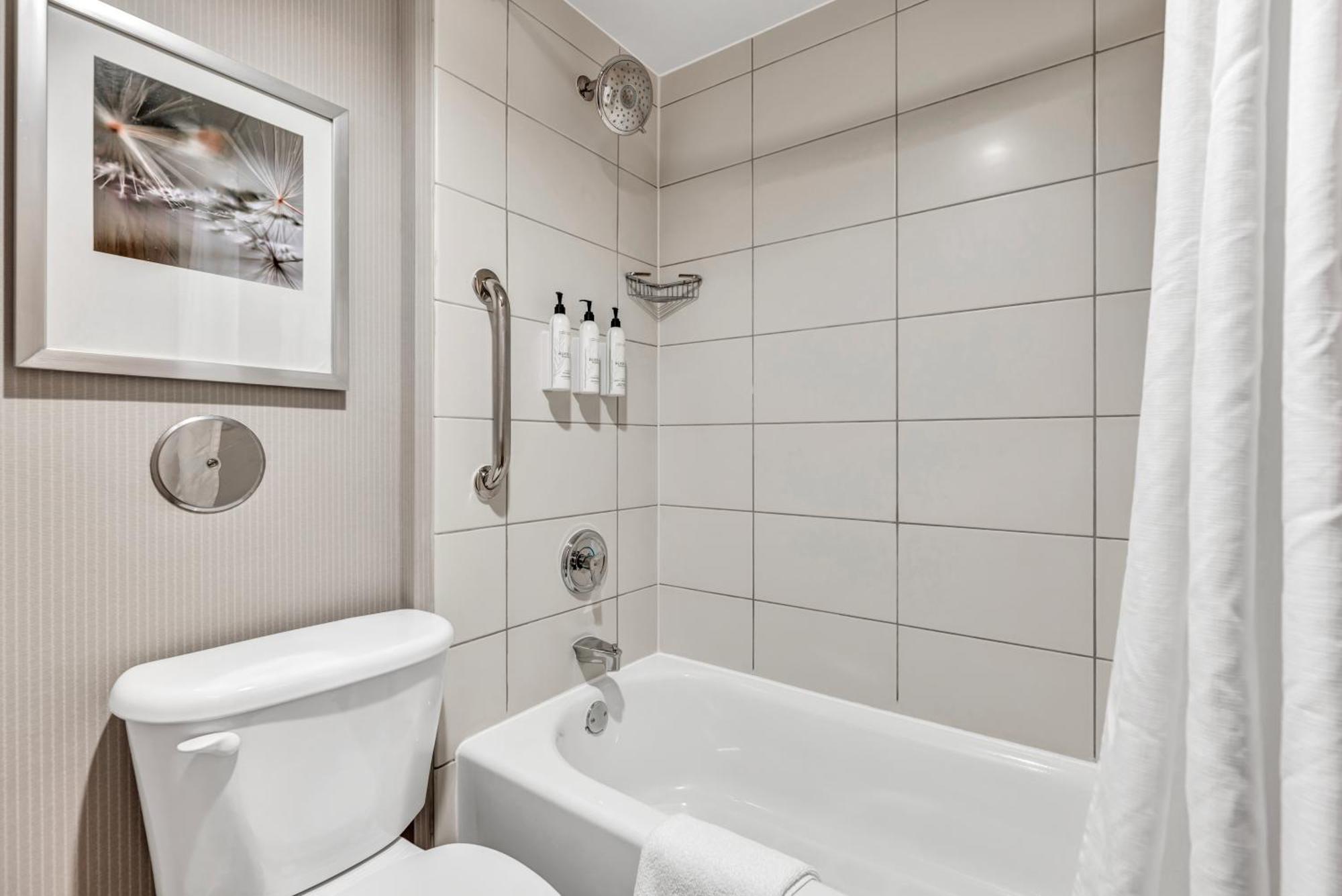 Queen Room with Two Queen Beds,1657154833:JPEG