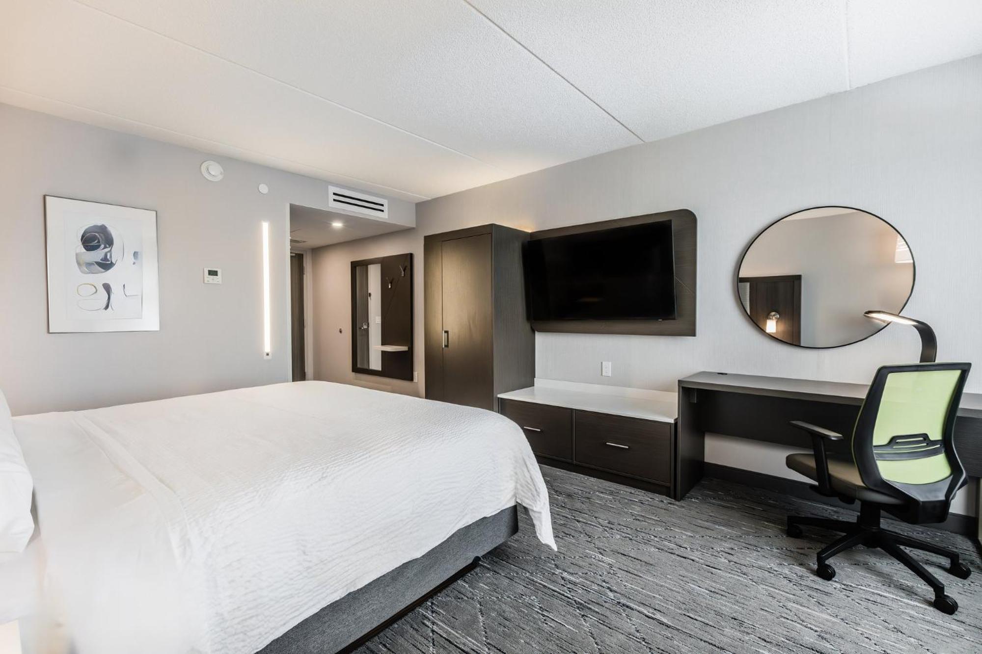 Standard King Room