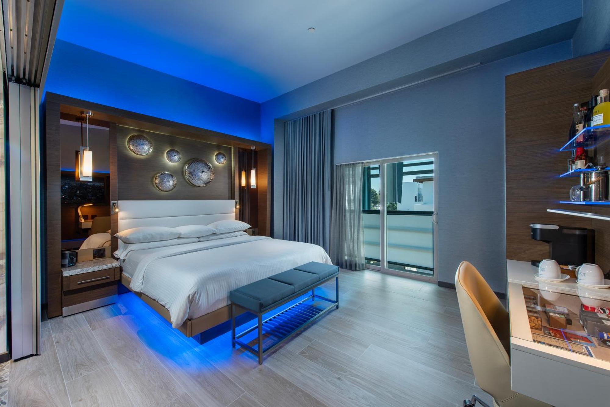 Deluxe King Spa Room