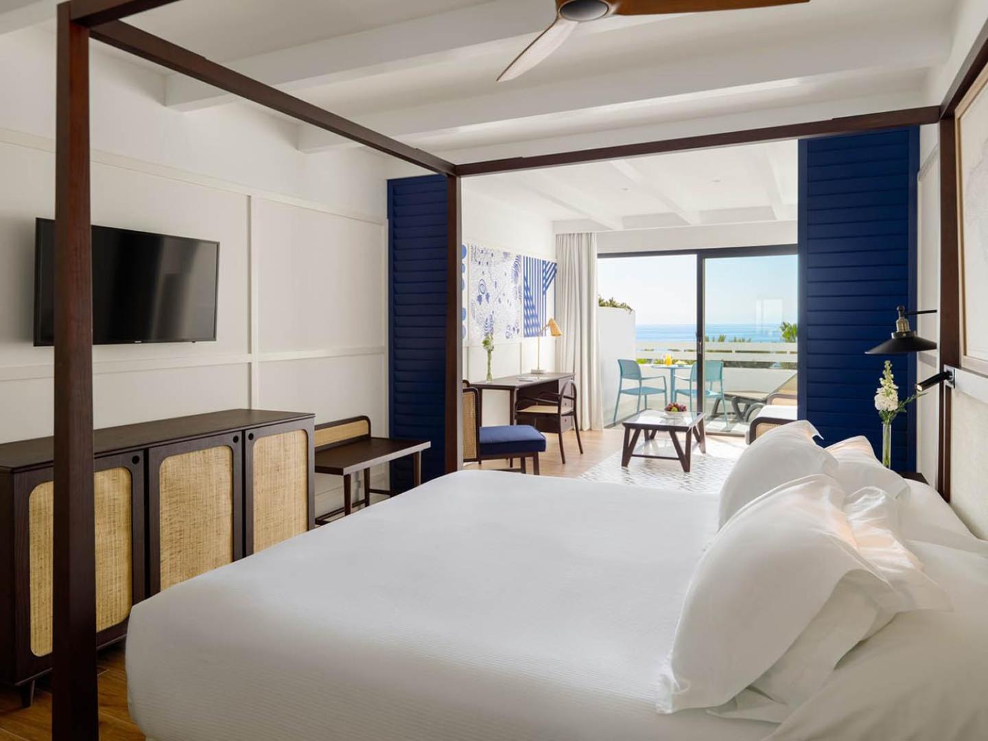 Junior Suite Ocean  (3 Adults + 1 Child)