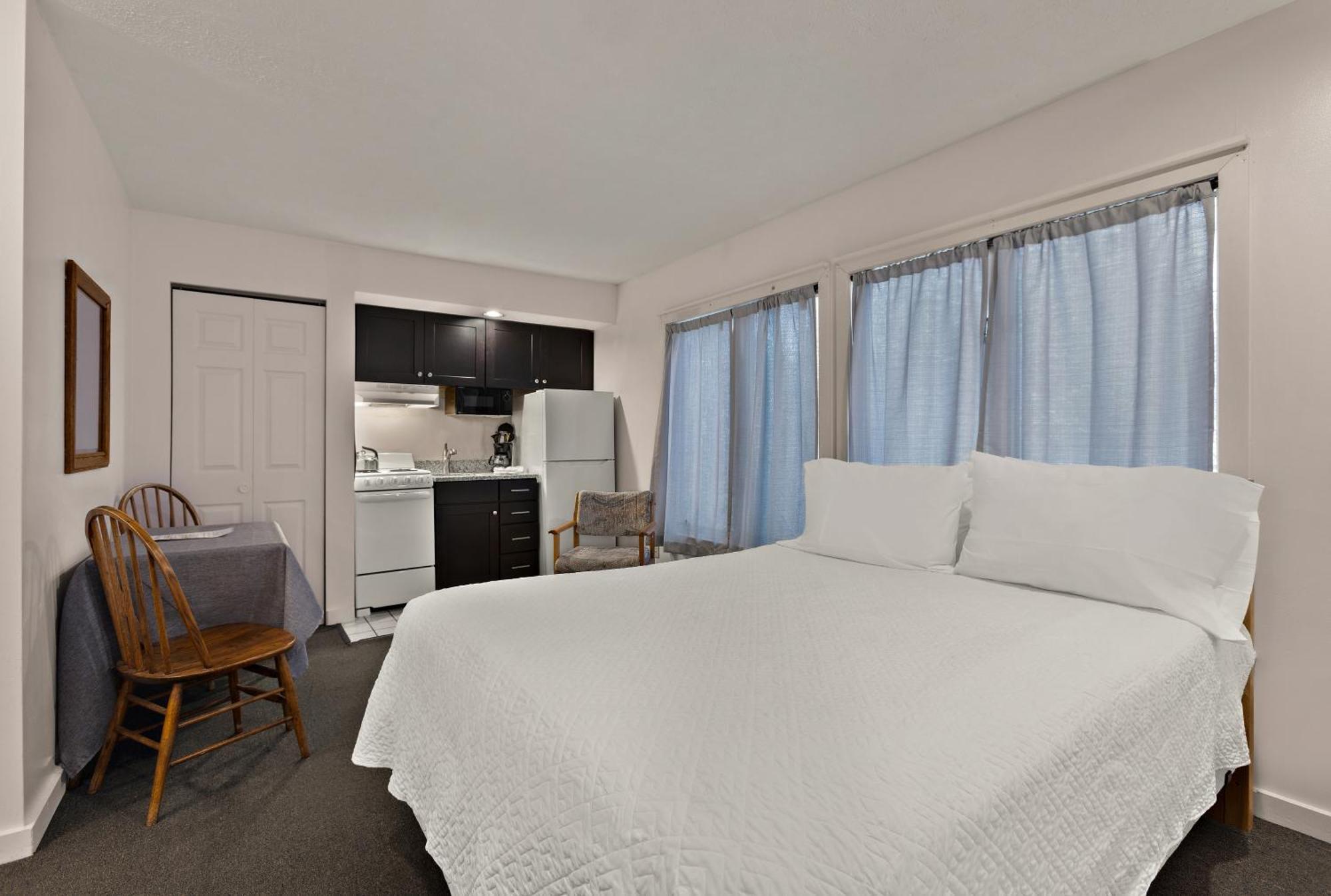 Standard Studio,1710340796:JPEG