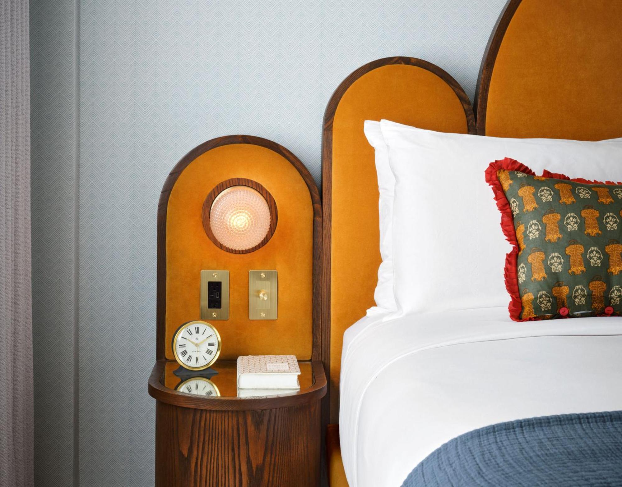 One-Bedroom King Suite