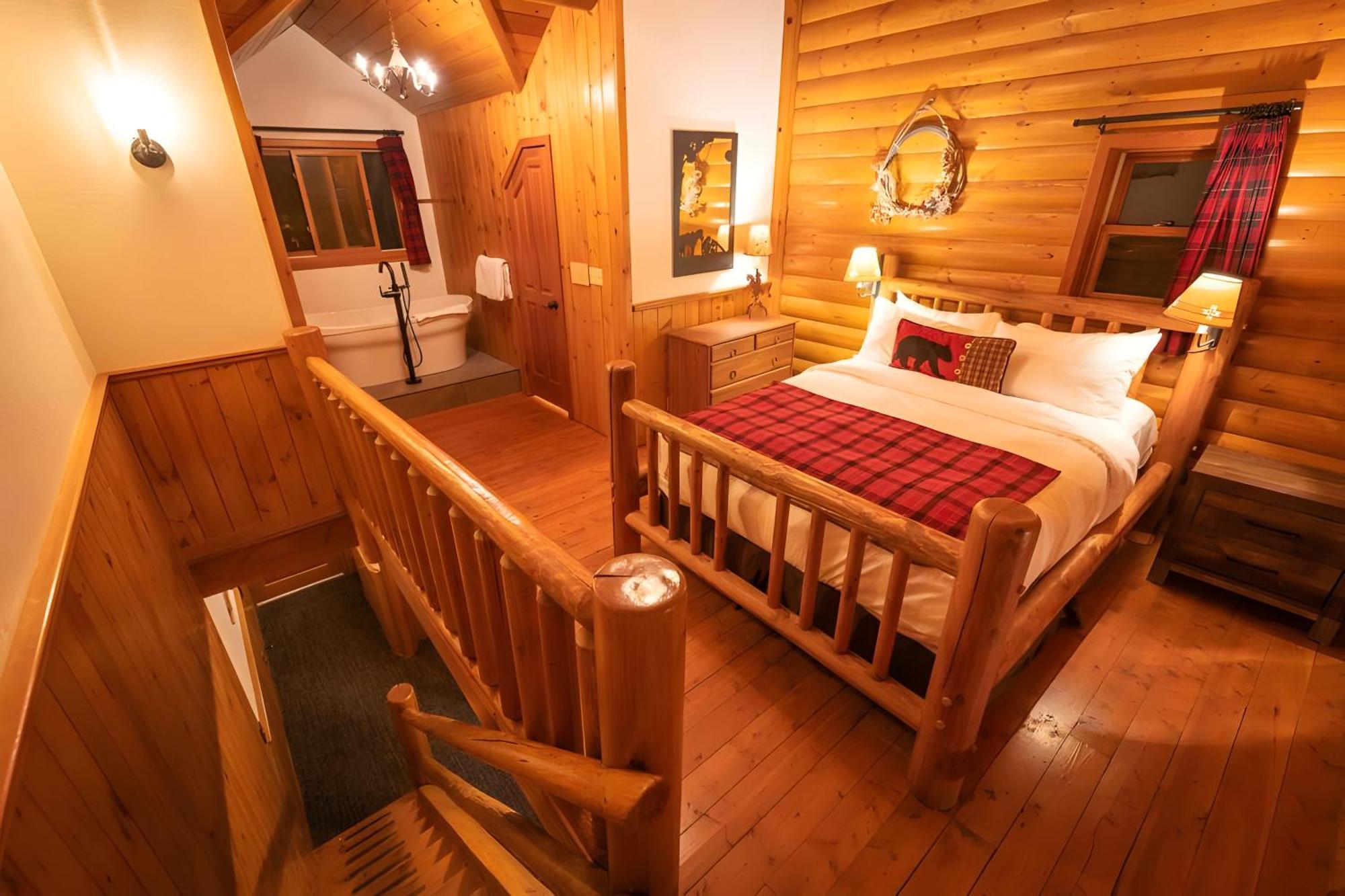 Superior Jacuzzi Suite (Lodge Building),1536862285:JPEG