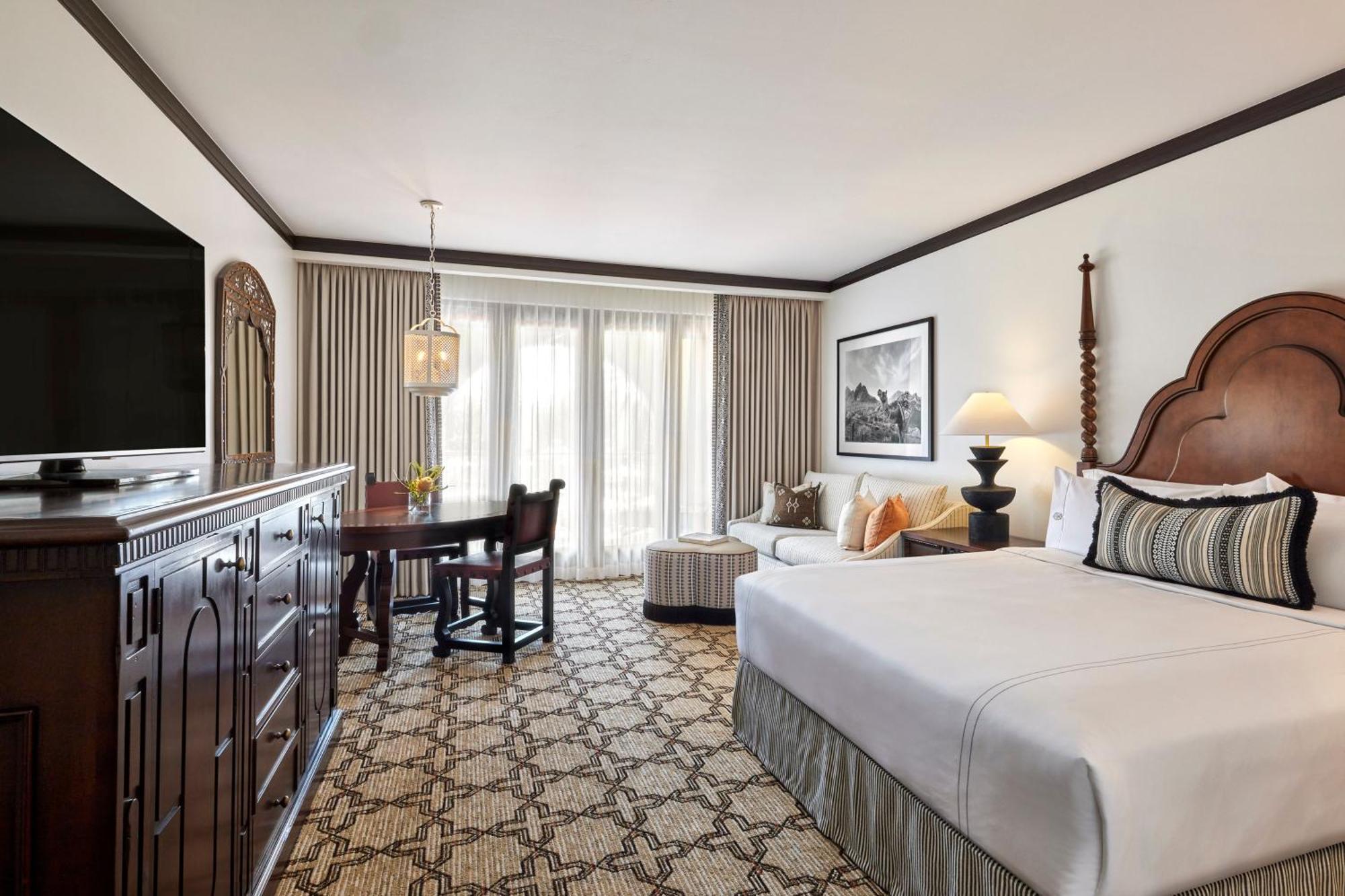 Poolside Room - 1 King Bed,1537363285:JPEG