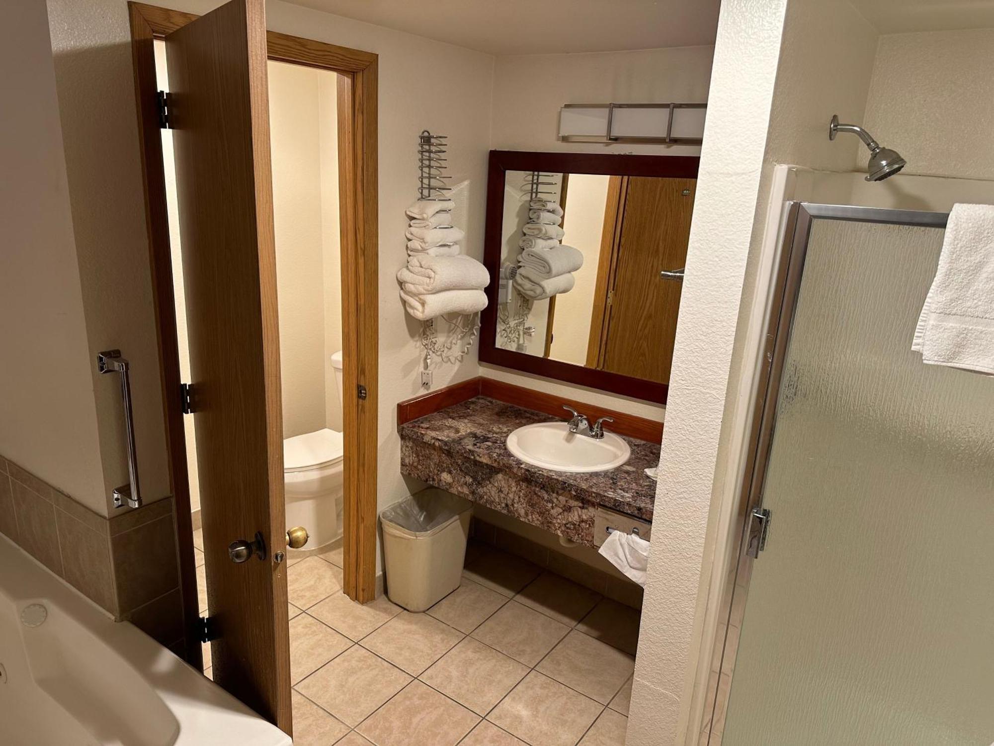 King Suite with Whirlpool - Non smoking