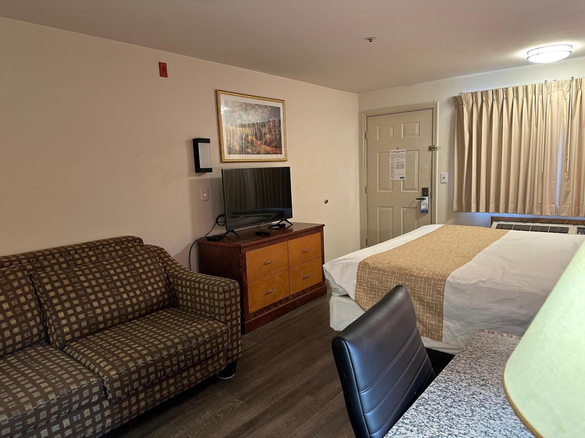 One Room Suite - Non Smoking