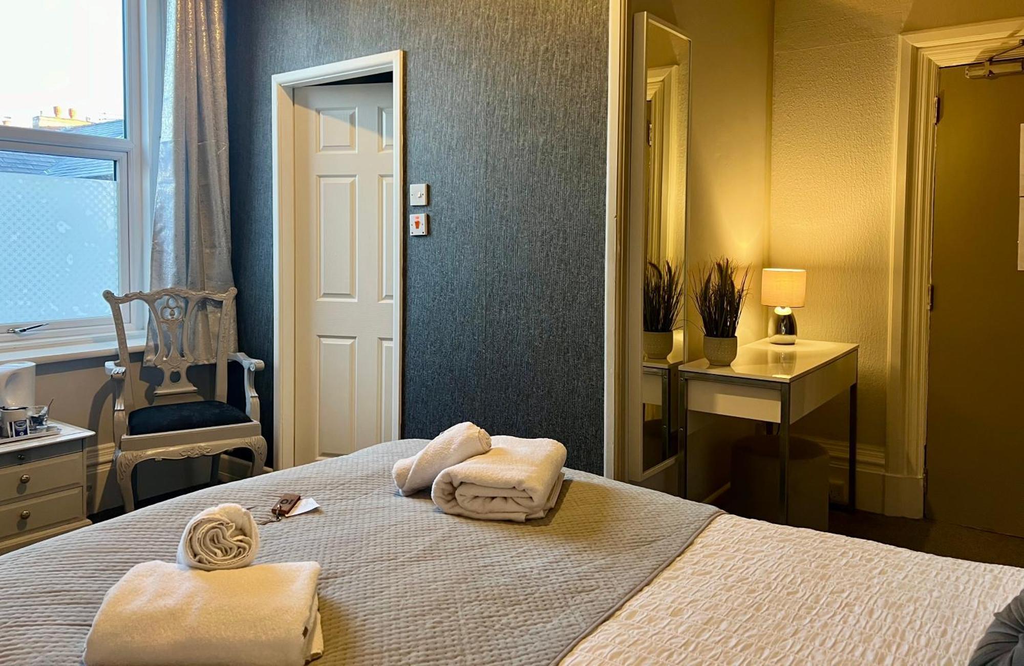 Standard Double Suite