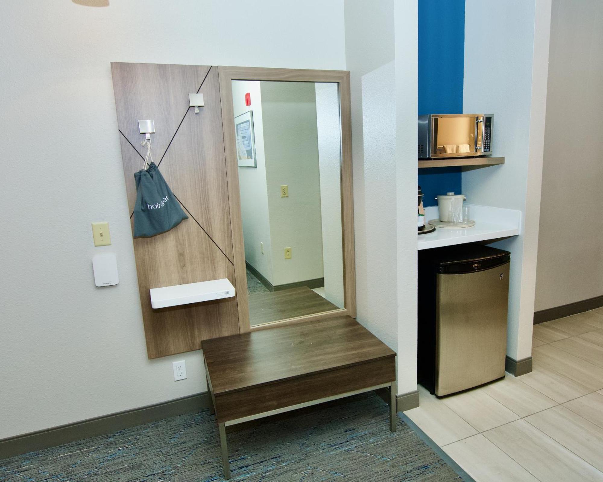 King Room - Mobility Access/Hearing Accessible
