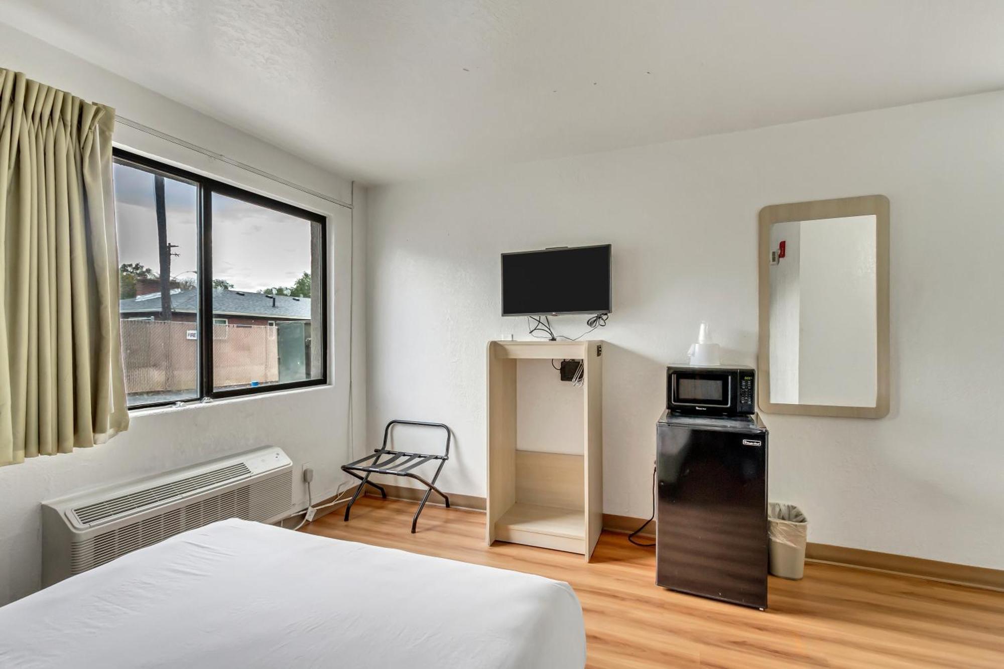 Double Room - Disability Access - Roll In Shower