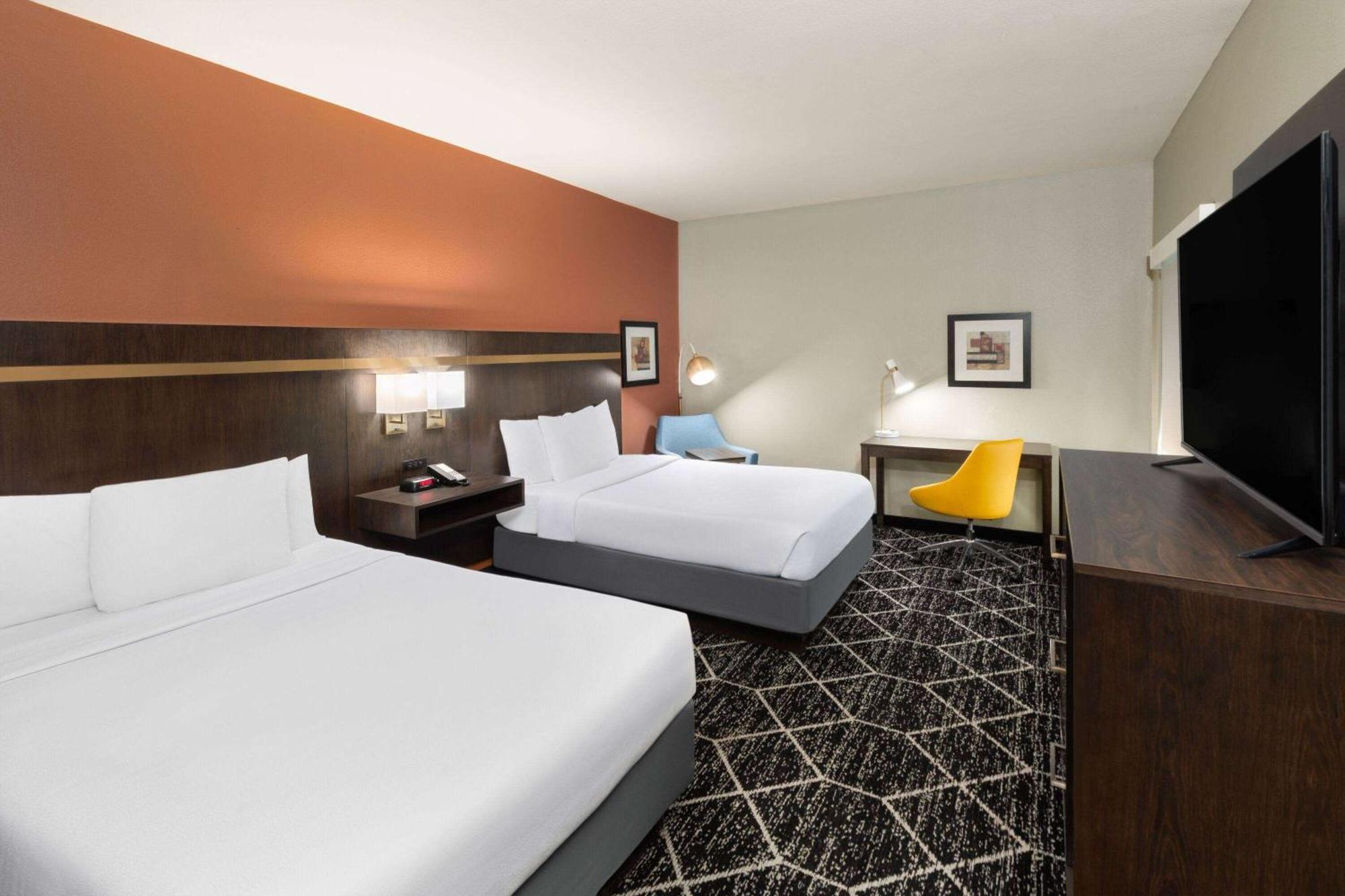 Double Room with Two Double Beds - Non-Smoking