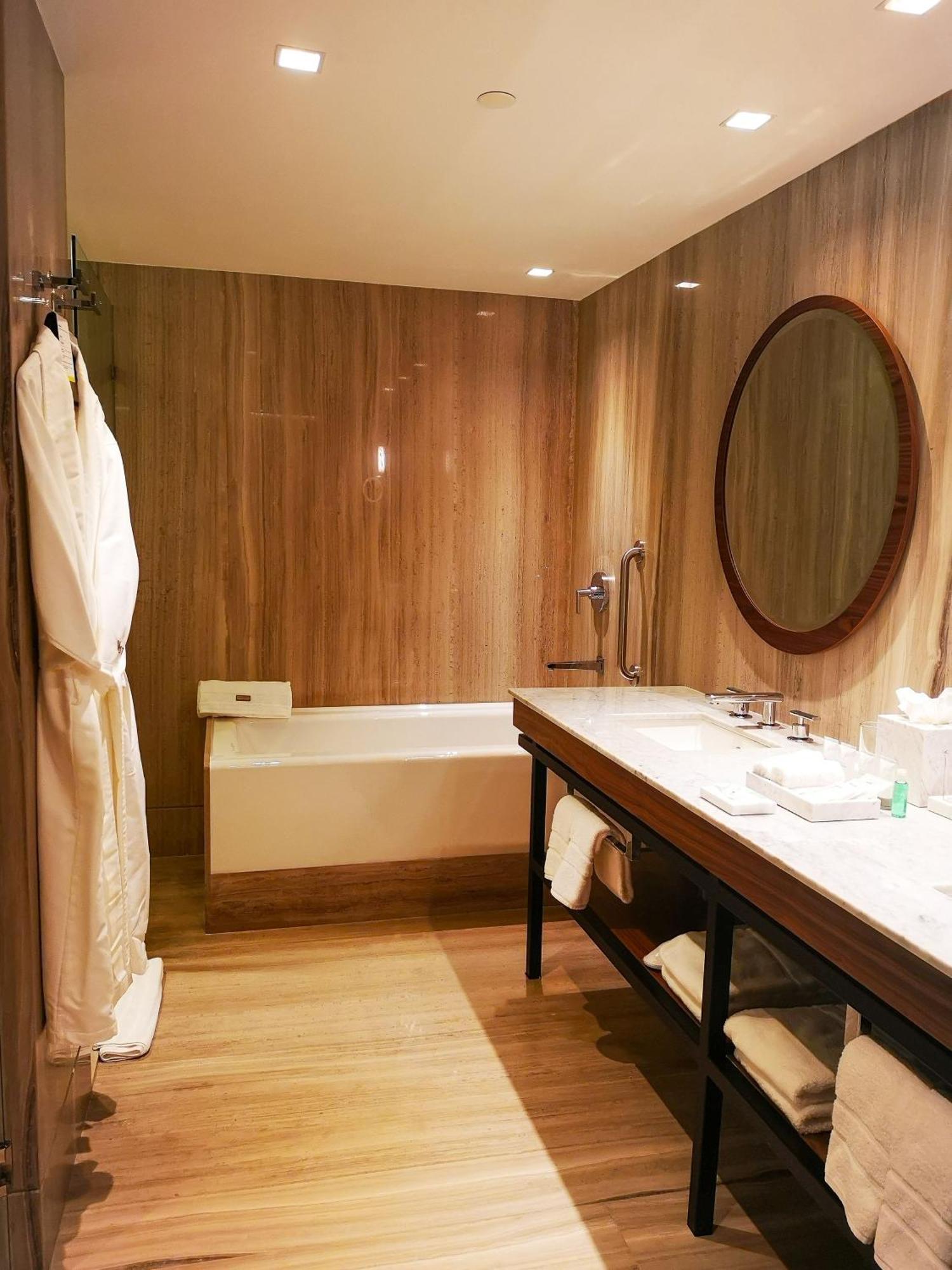 Jr. Suite, 1 King
