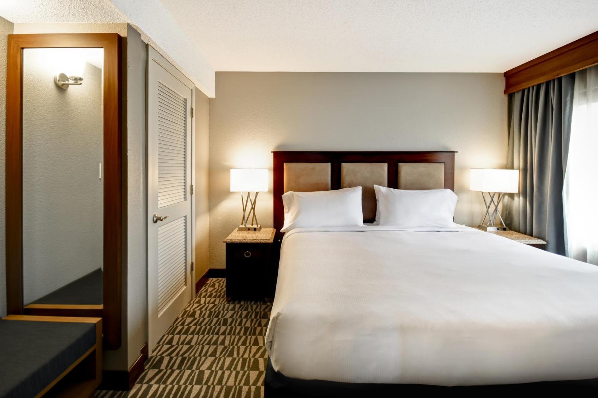 King Room with King Bed - Non-Smoking,1540750471:JPEG