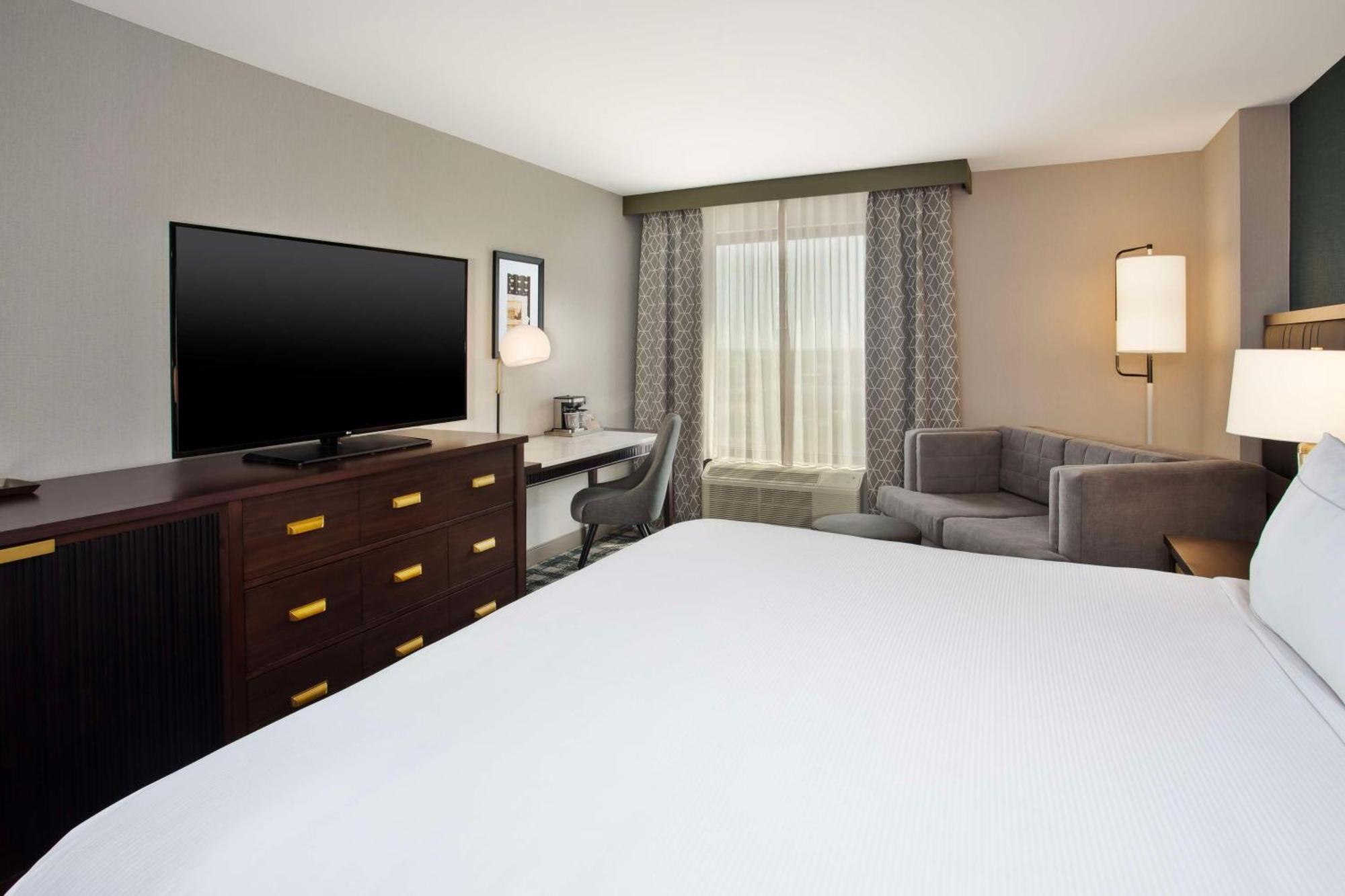 King Room with Sofa Bed and River View
