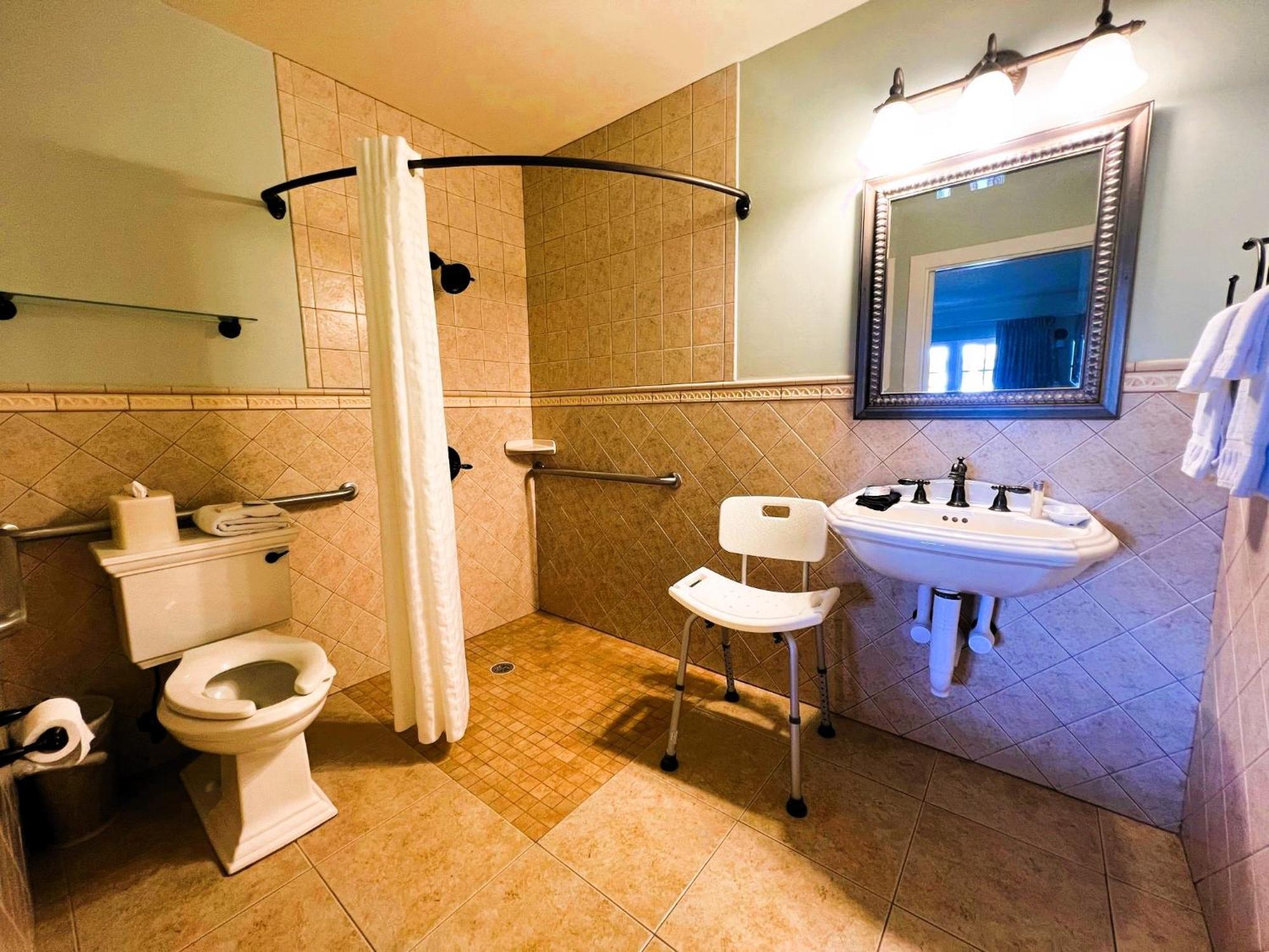 Queen Room - Disability Access,1717054669:JPEG
