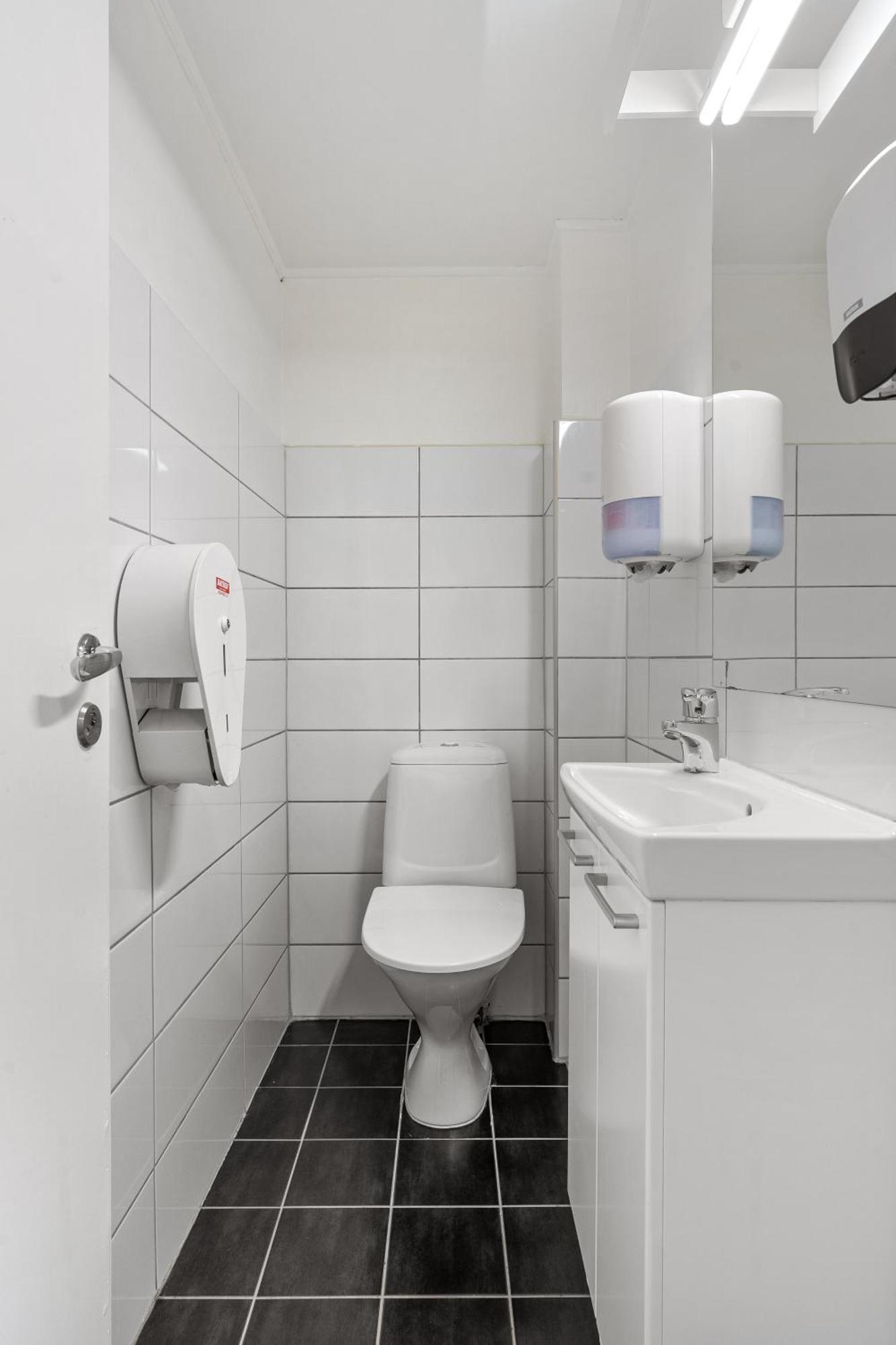 Single Room with Shared Bathroom