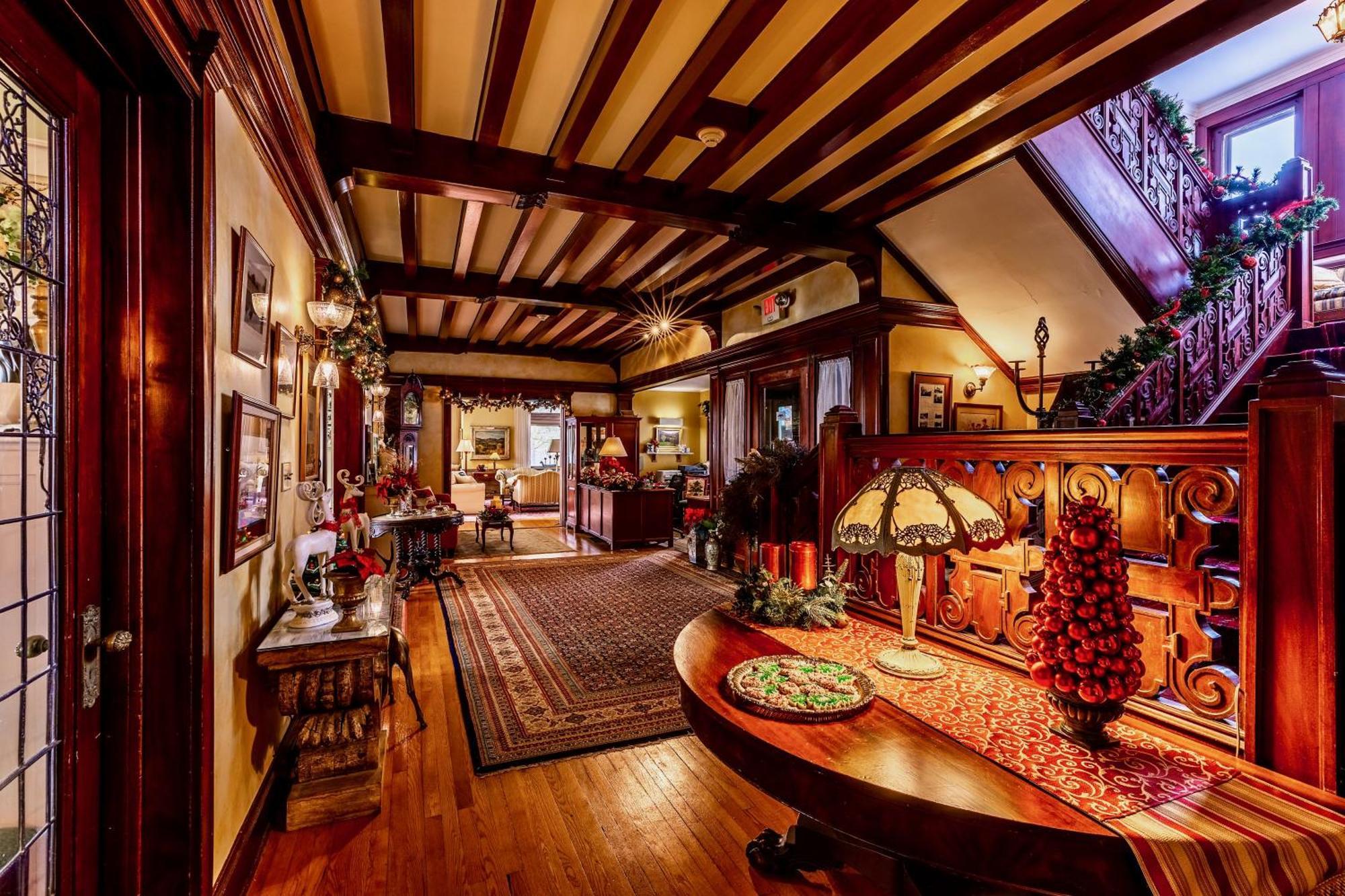 Mansion King Room