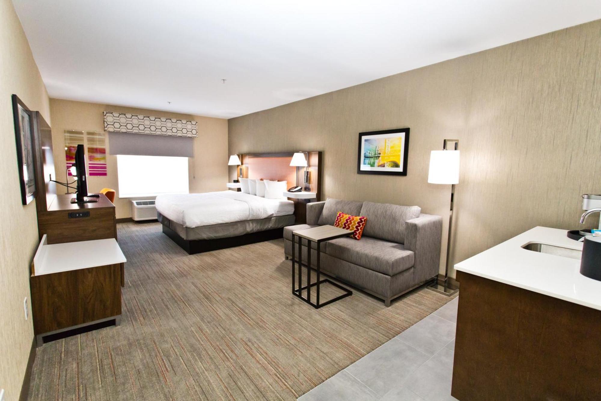 King Studio Suite with Sofa Bed - Non-Smoking