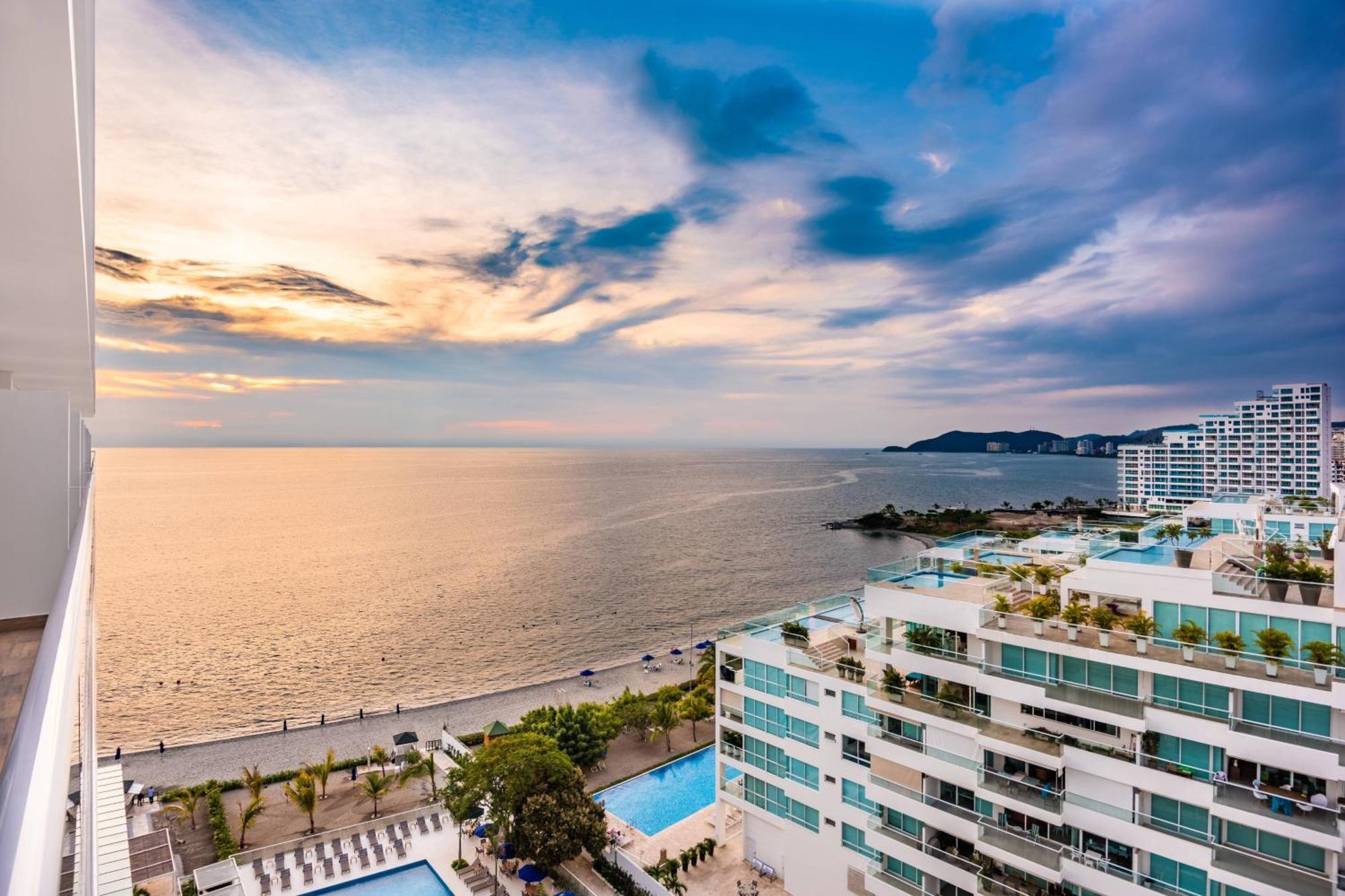 Junior Suite, 1 King, Sofa bed, Partial Ocean view, Balcony,1593710172:JPEG