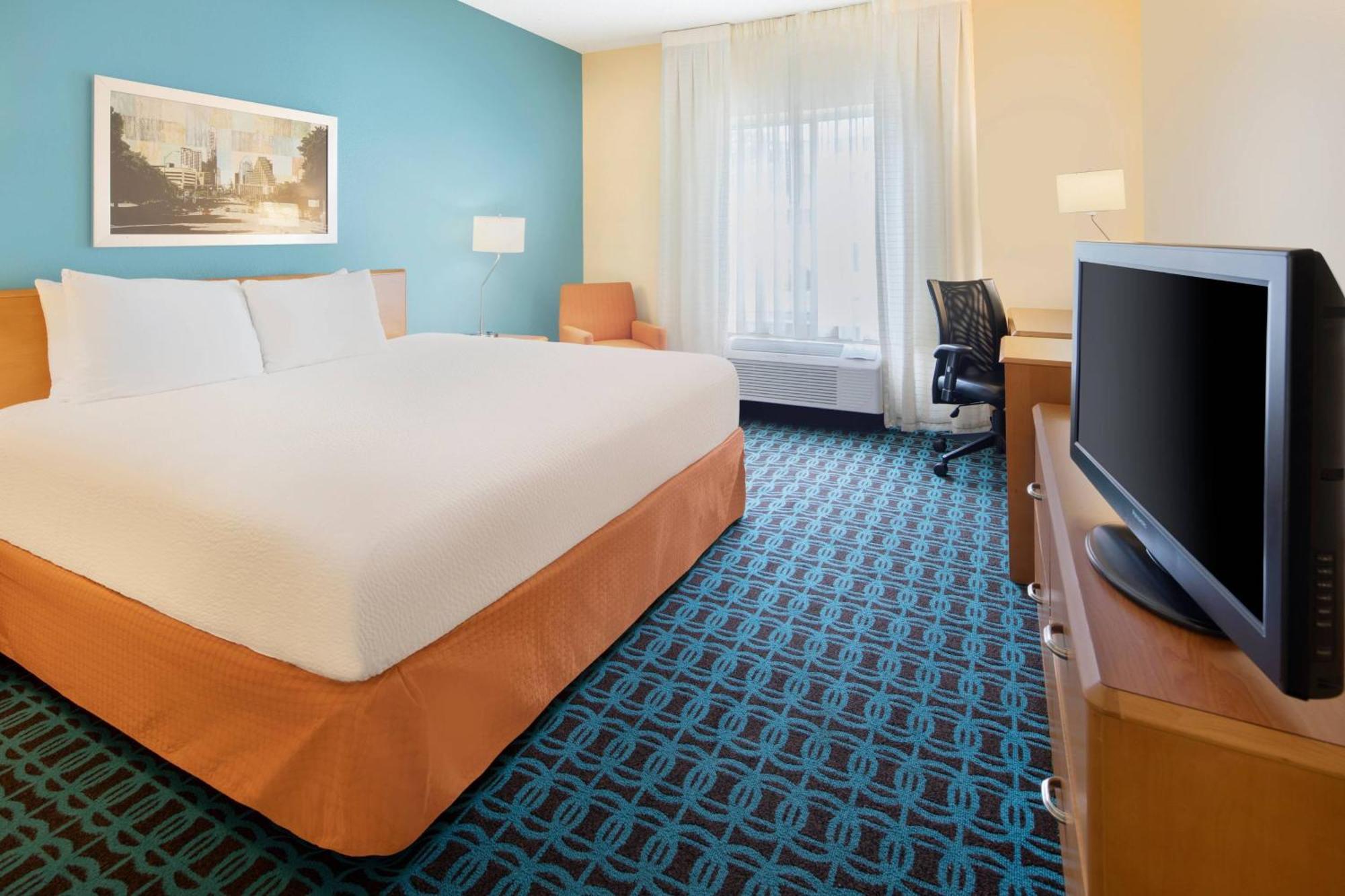 King Room with Bathtub - Mobility Access