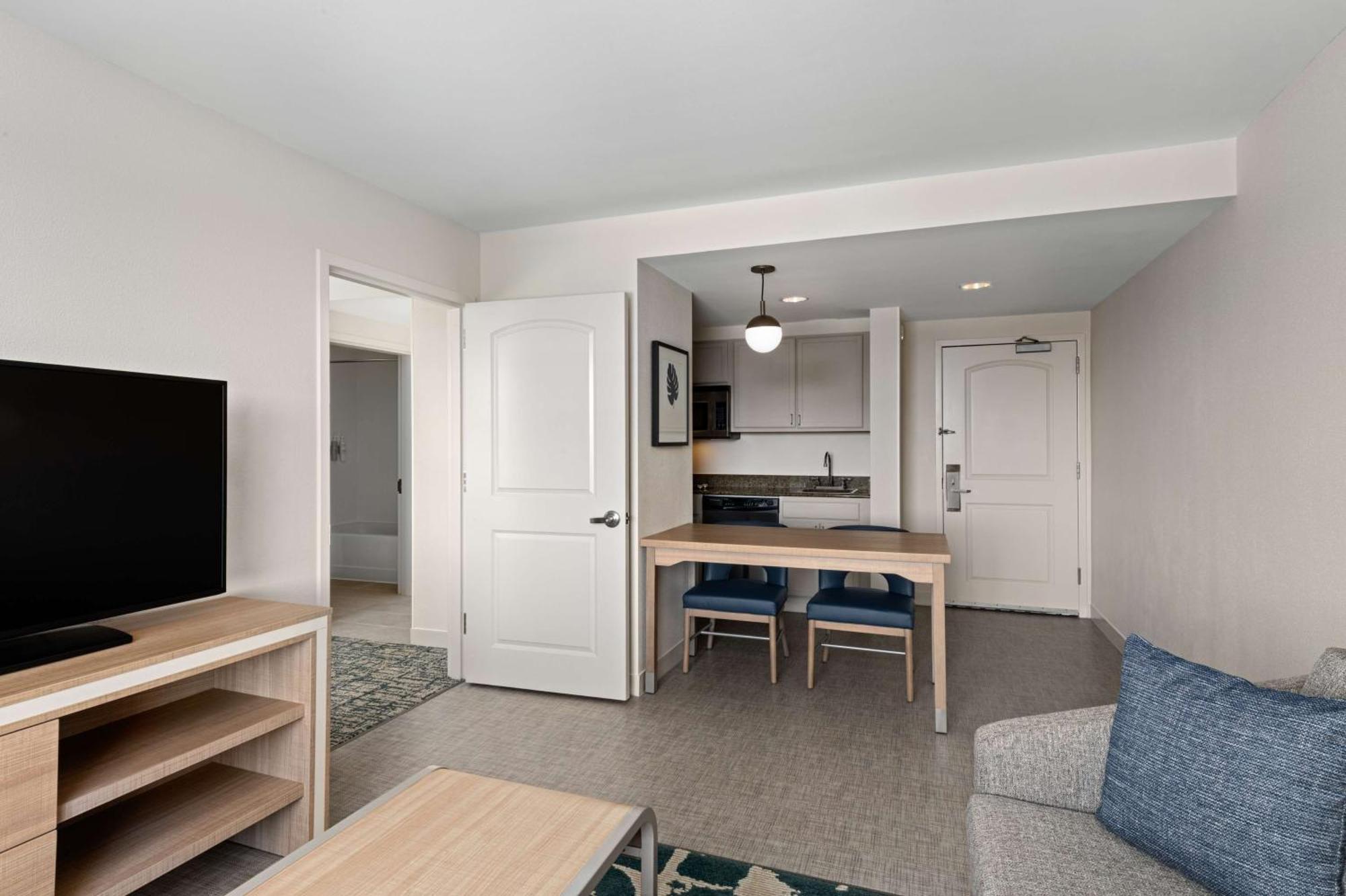 One-Bedroom King Suite