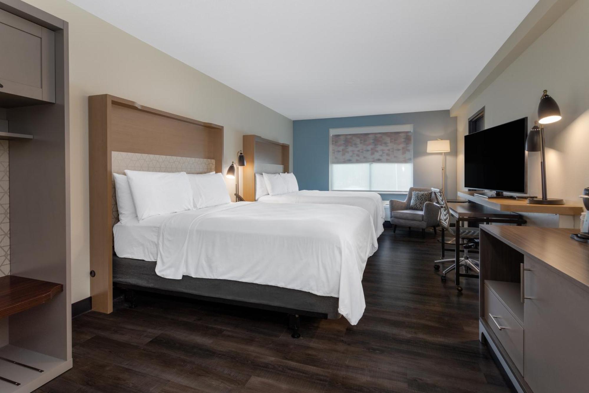 Standard Room with Two Queen Beds