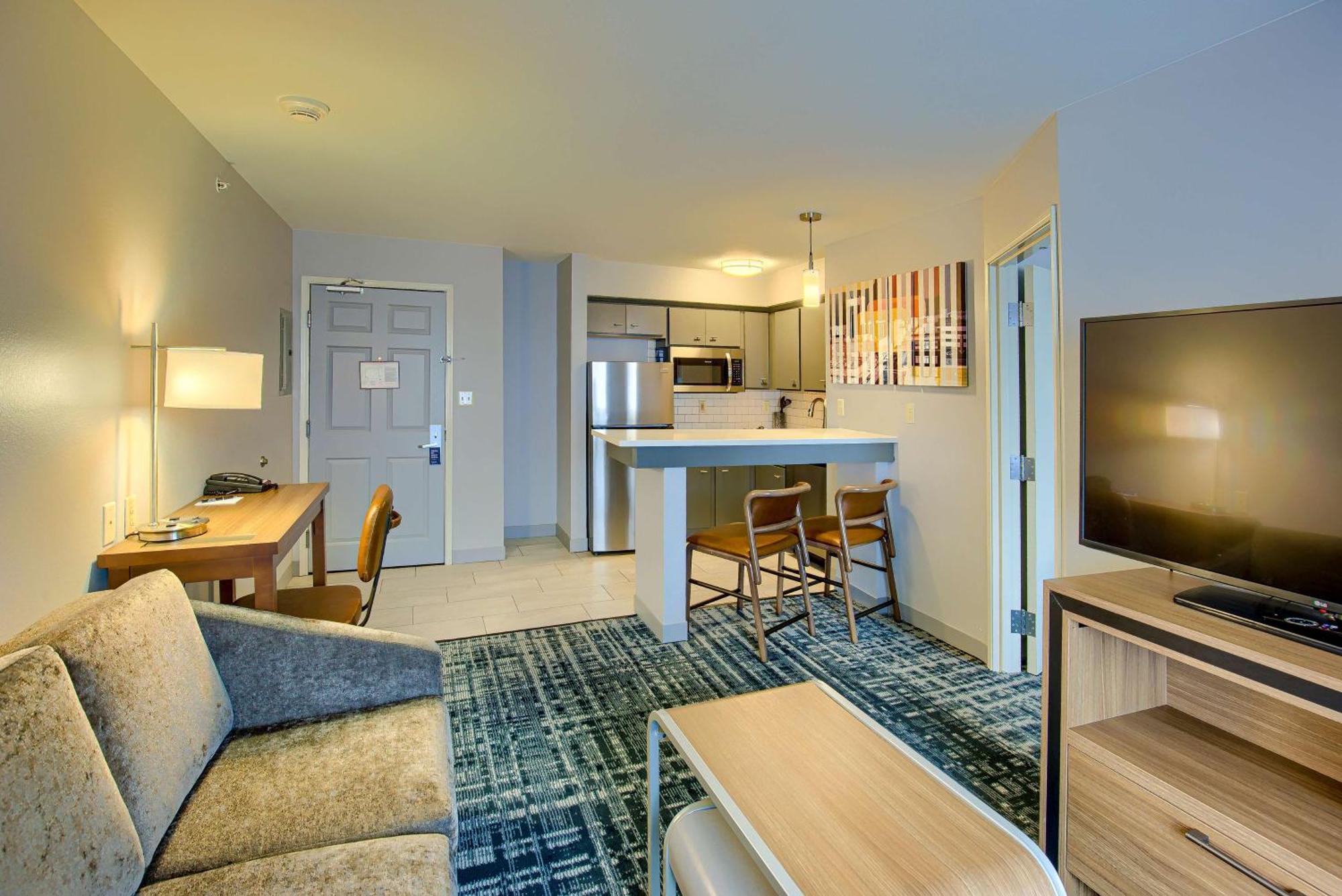One-Bedroom King Suite