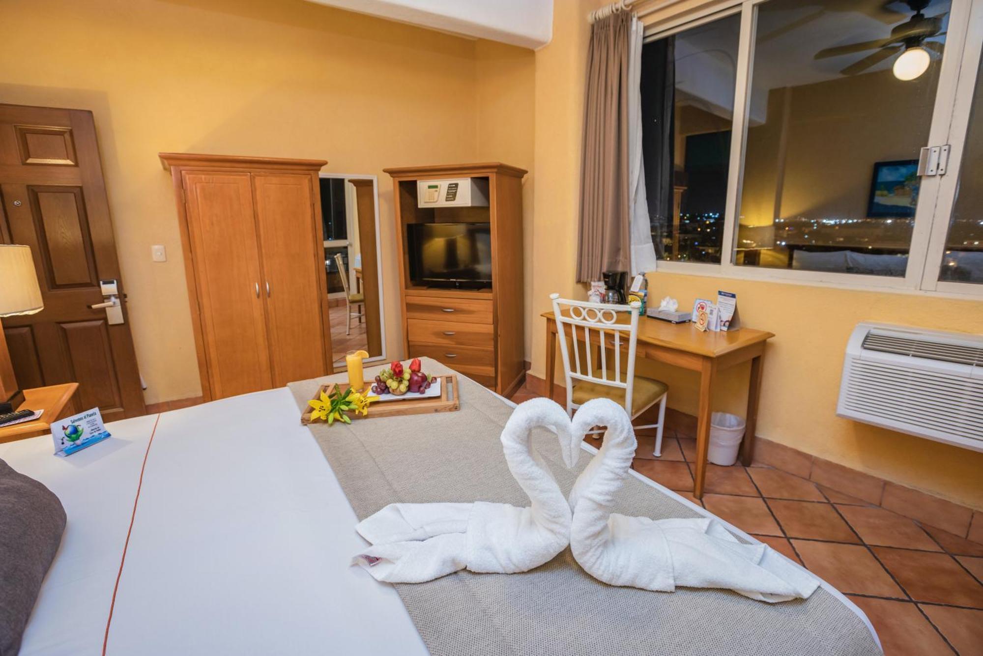 Double Room with 2 Double Beds - Smoking