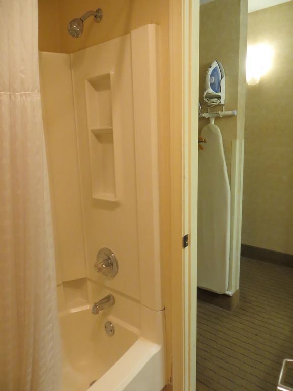 King Room - Non-Smoking