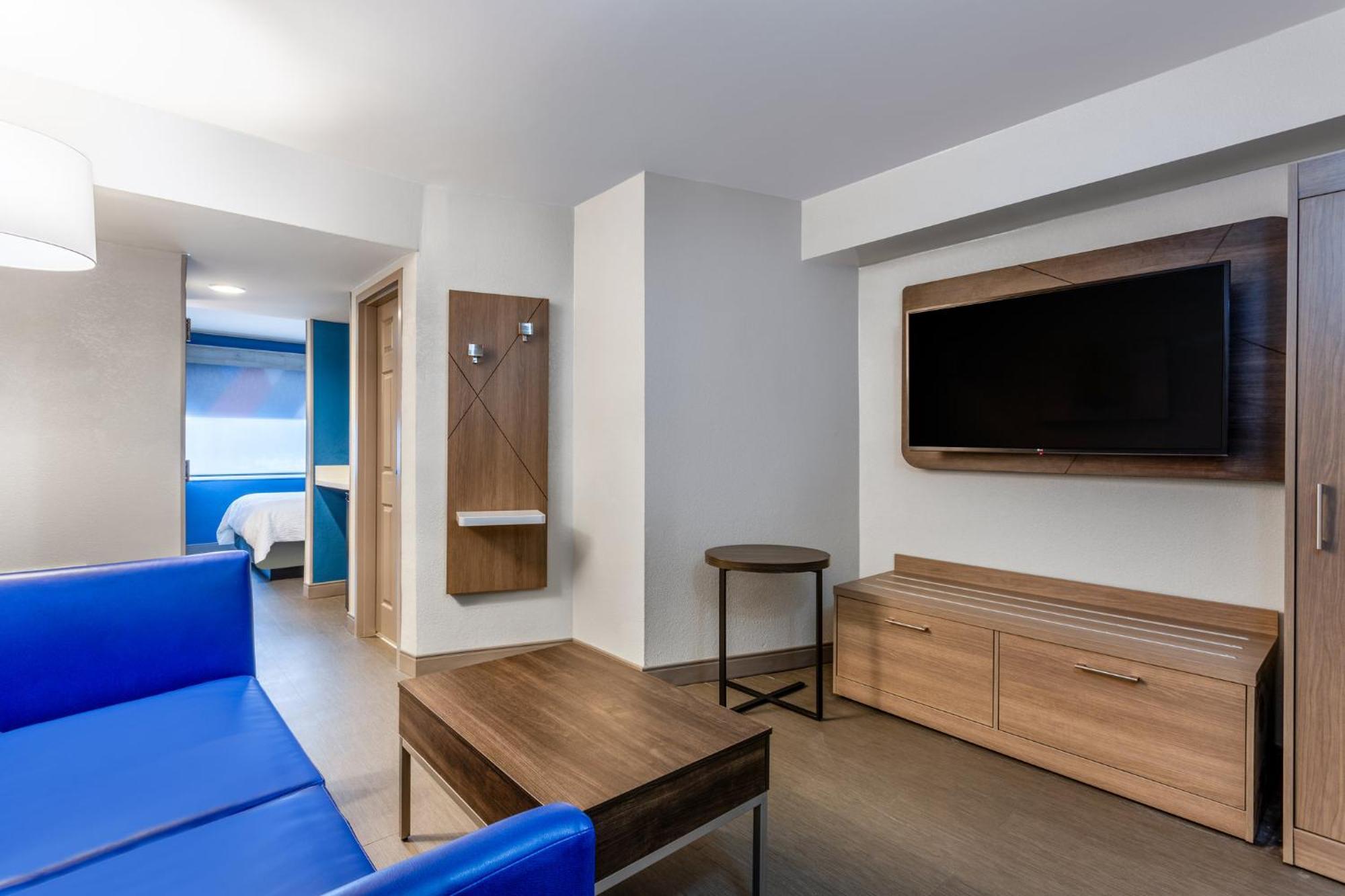 King Suite,1545636808:JPEG