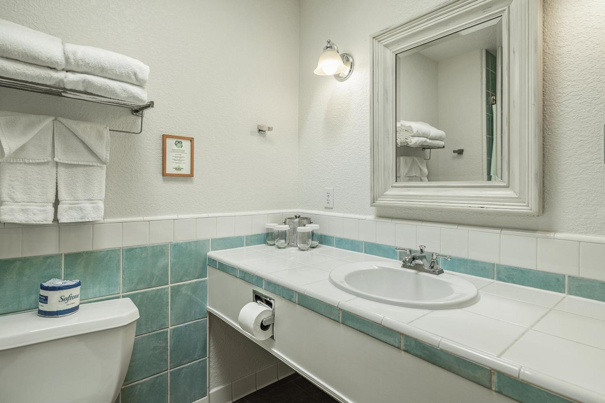 Deluxe Queen Room with Two Queen Beds,1545661729:JPEG