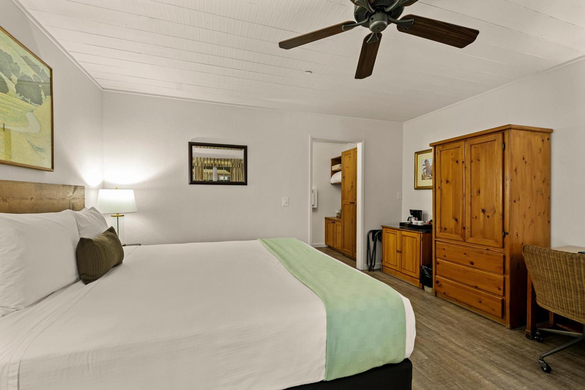 Standard King Room,1545663841:JPEG