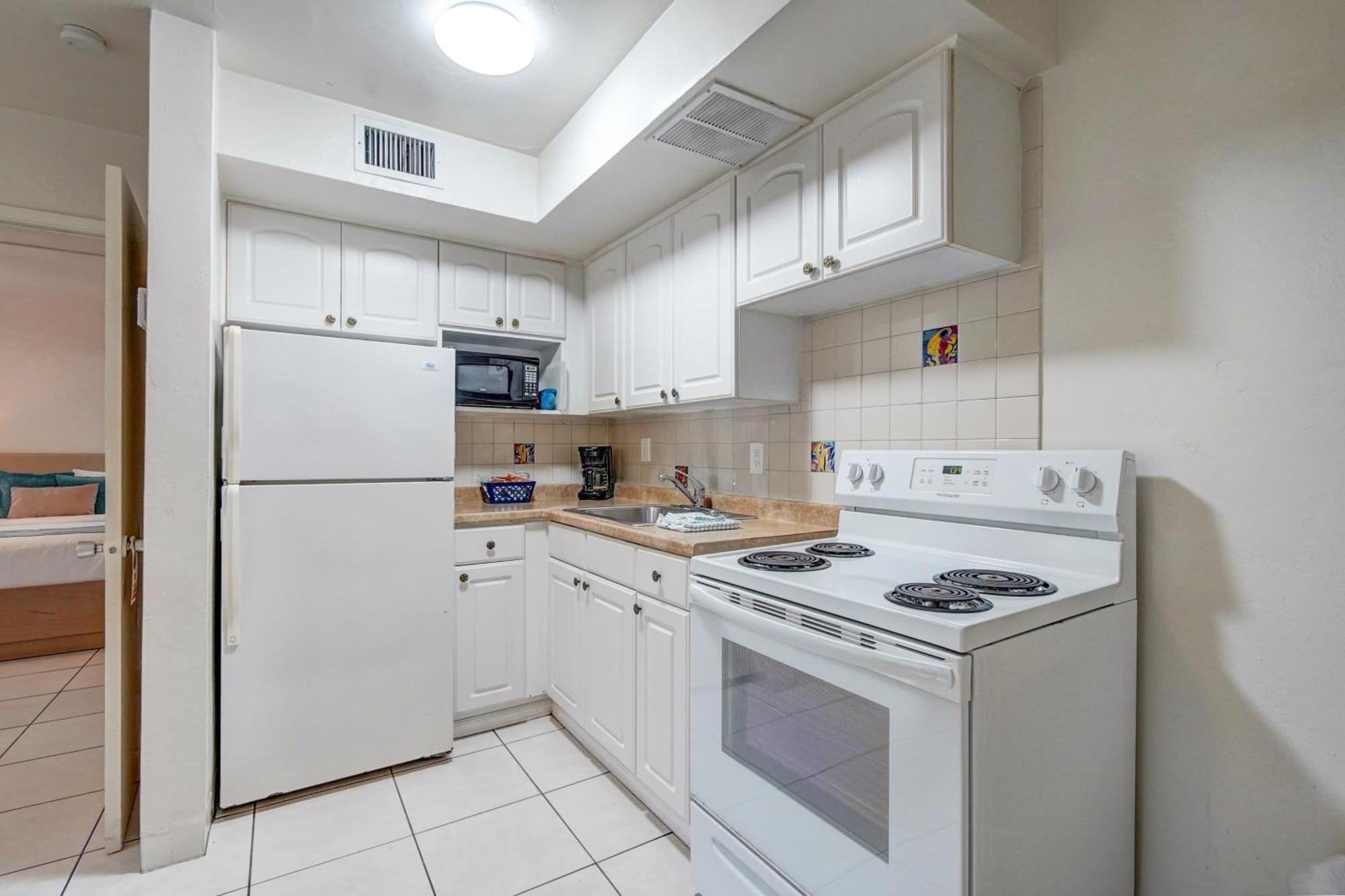 One-Bedroom Apartment (Two Full Beds)